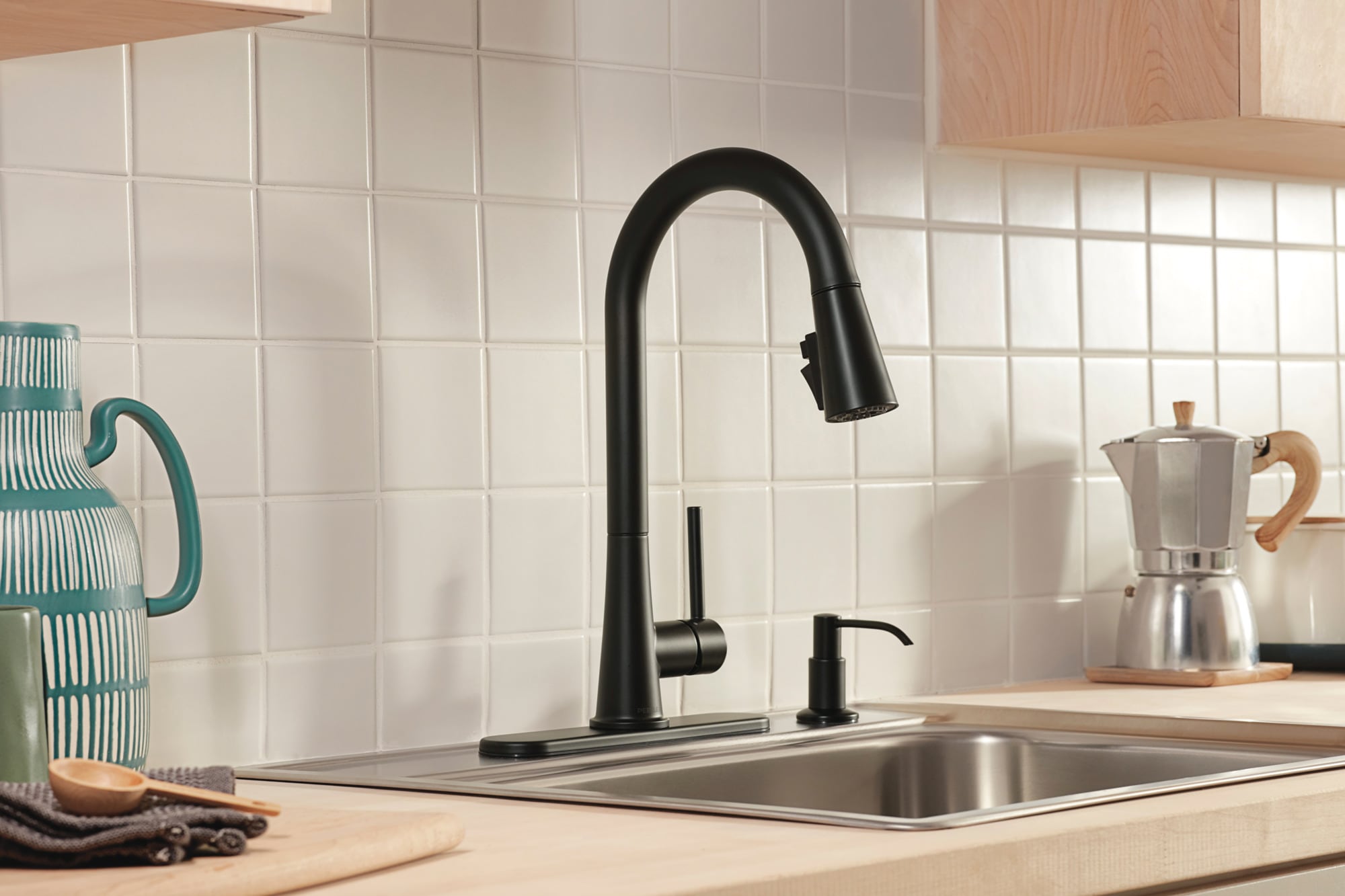 Precept Matte Black Single Handle Pull-down Kitchen Faucet with Sprayer