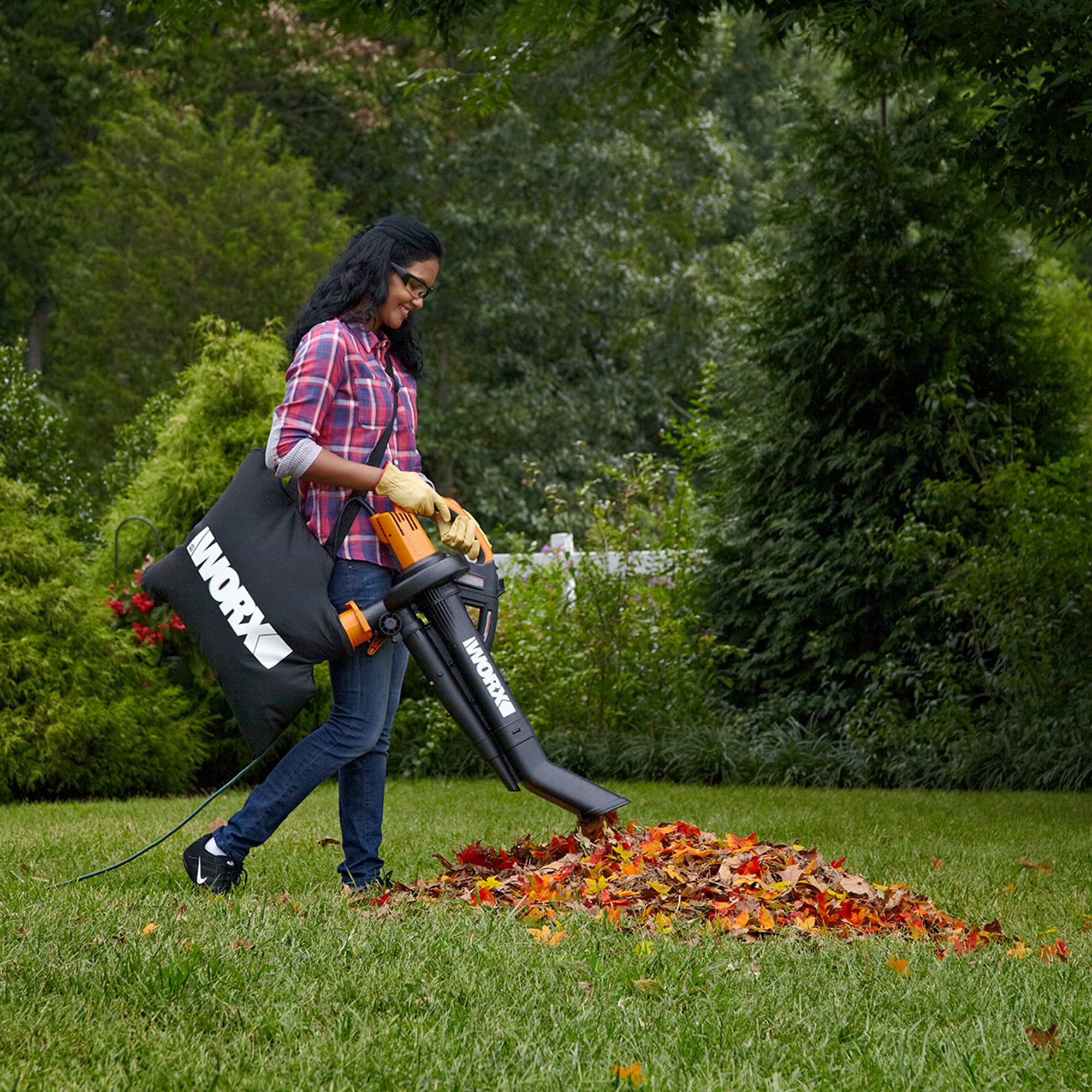 WORX Trivac 2 350-CFM 210-MPH Corded Electric Handheld Leaf Blower