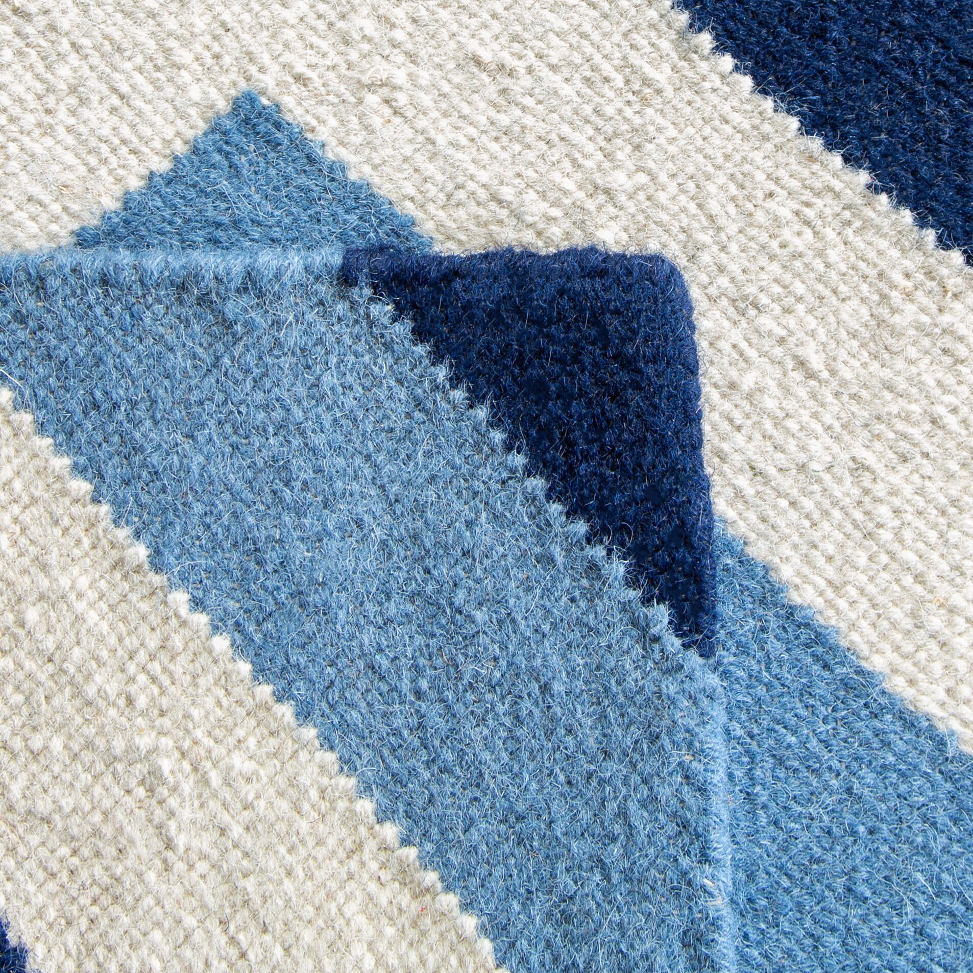 Safavieh DHU640B-28 rugs - View #3