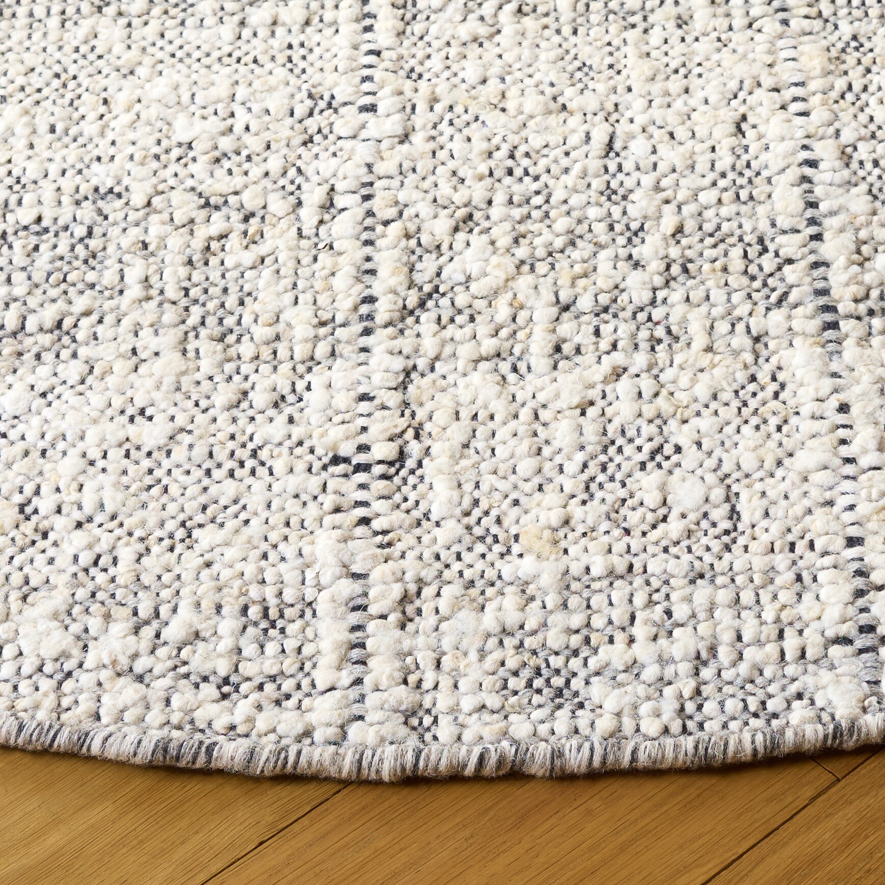 Safavieh MAN677A-6R rugs - View #3