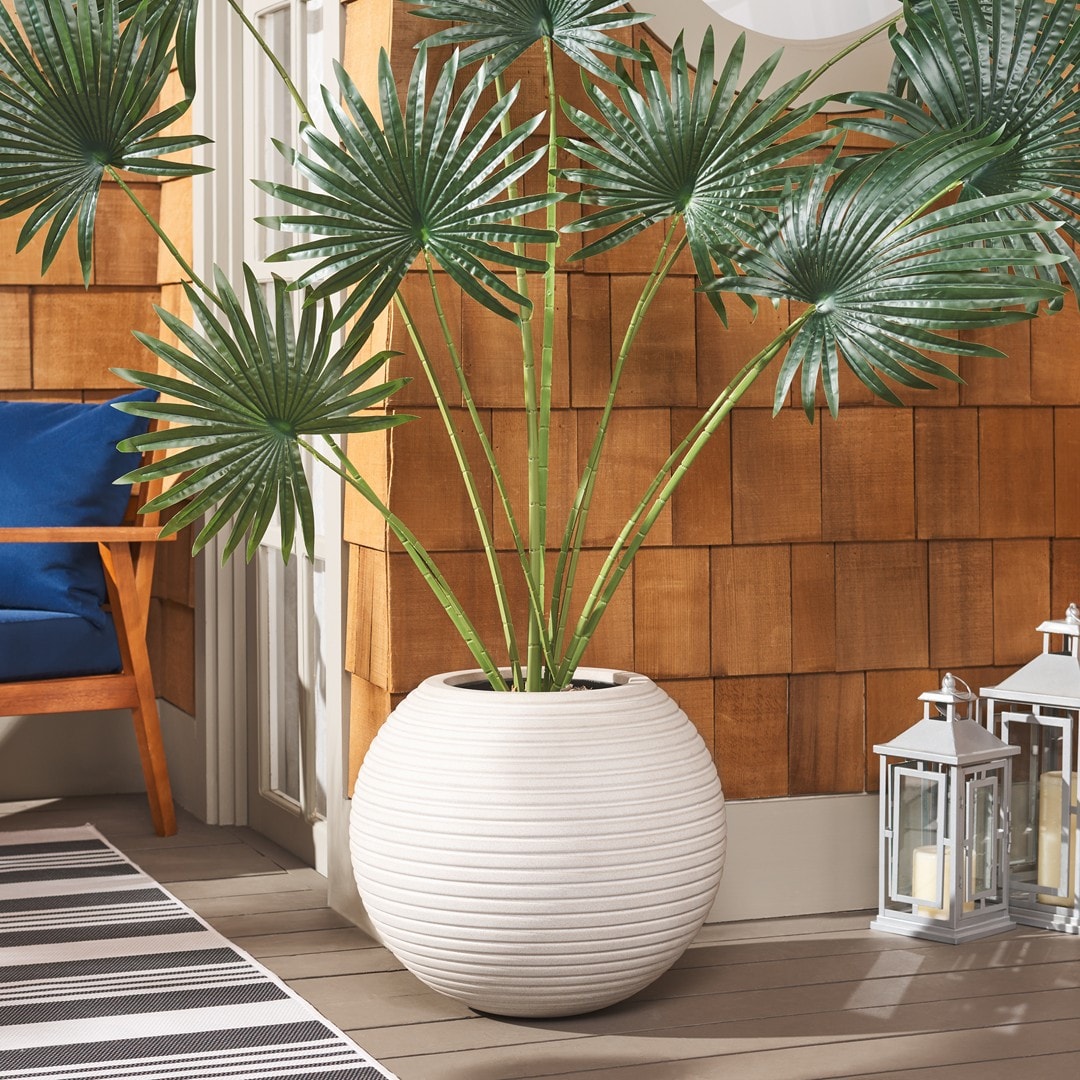  Mora Planter Pot
