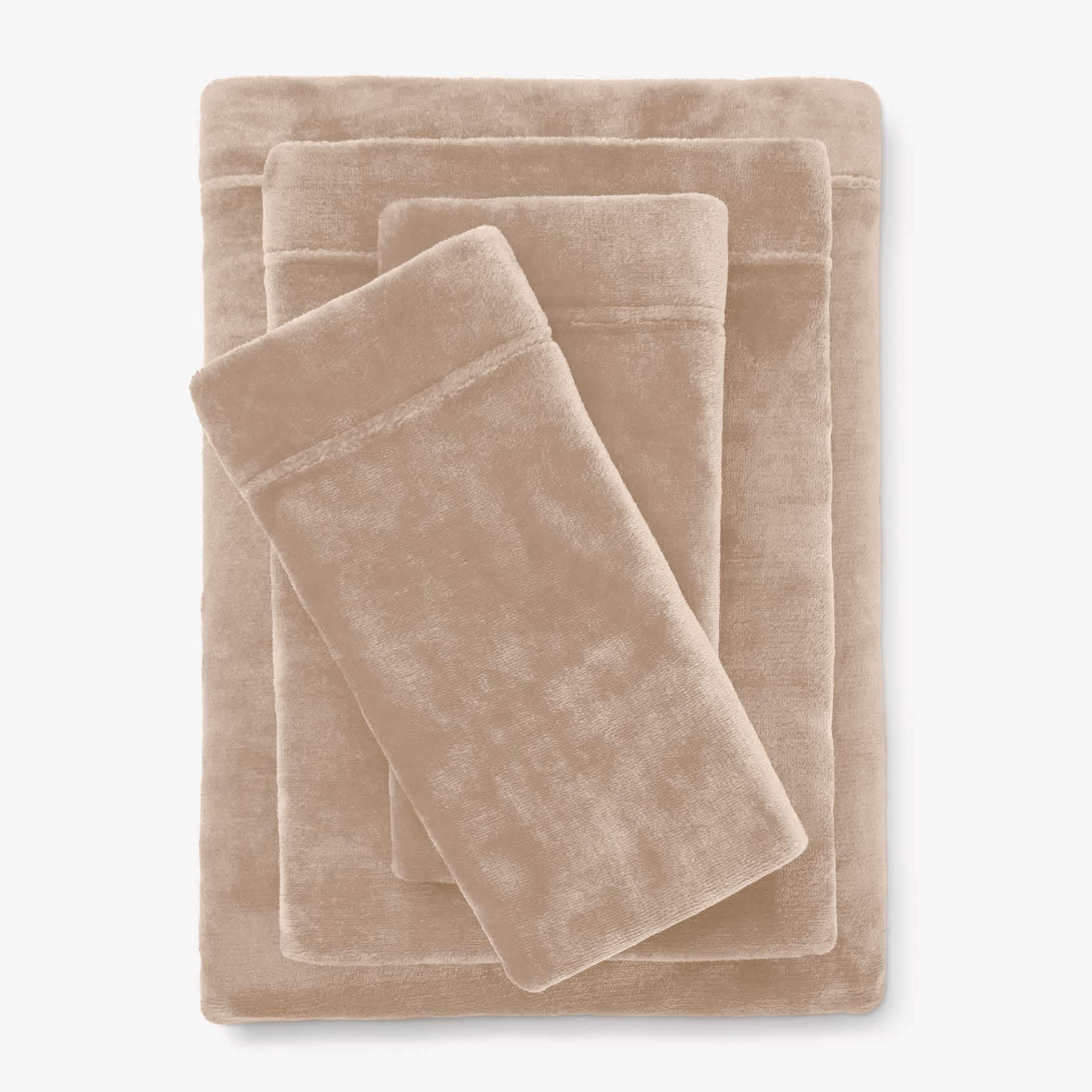 BrylaneHome 196438267976 BH Studio 4 Piece Microfleece Sheet Set