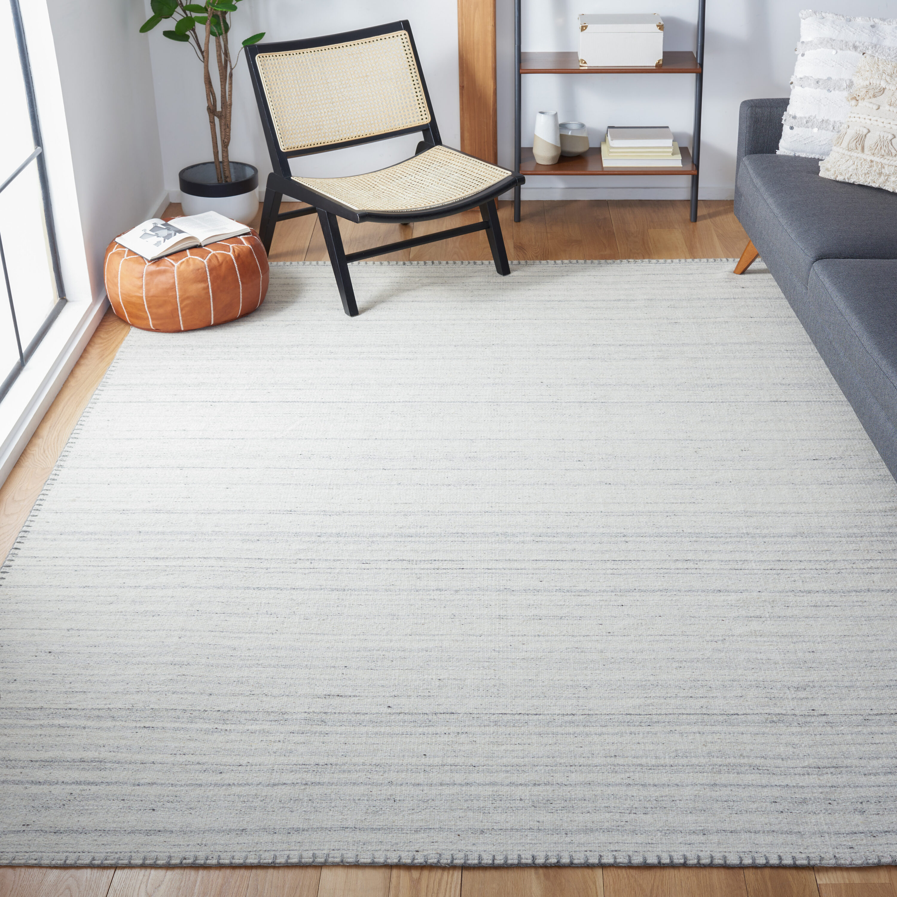  Kilim 651 Beige/Light Gray Solid / Tonal 6Ft x 9Ft Medium Rectangle Rug