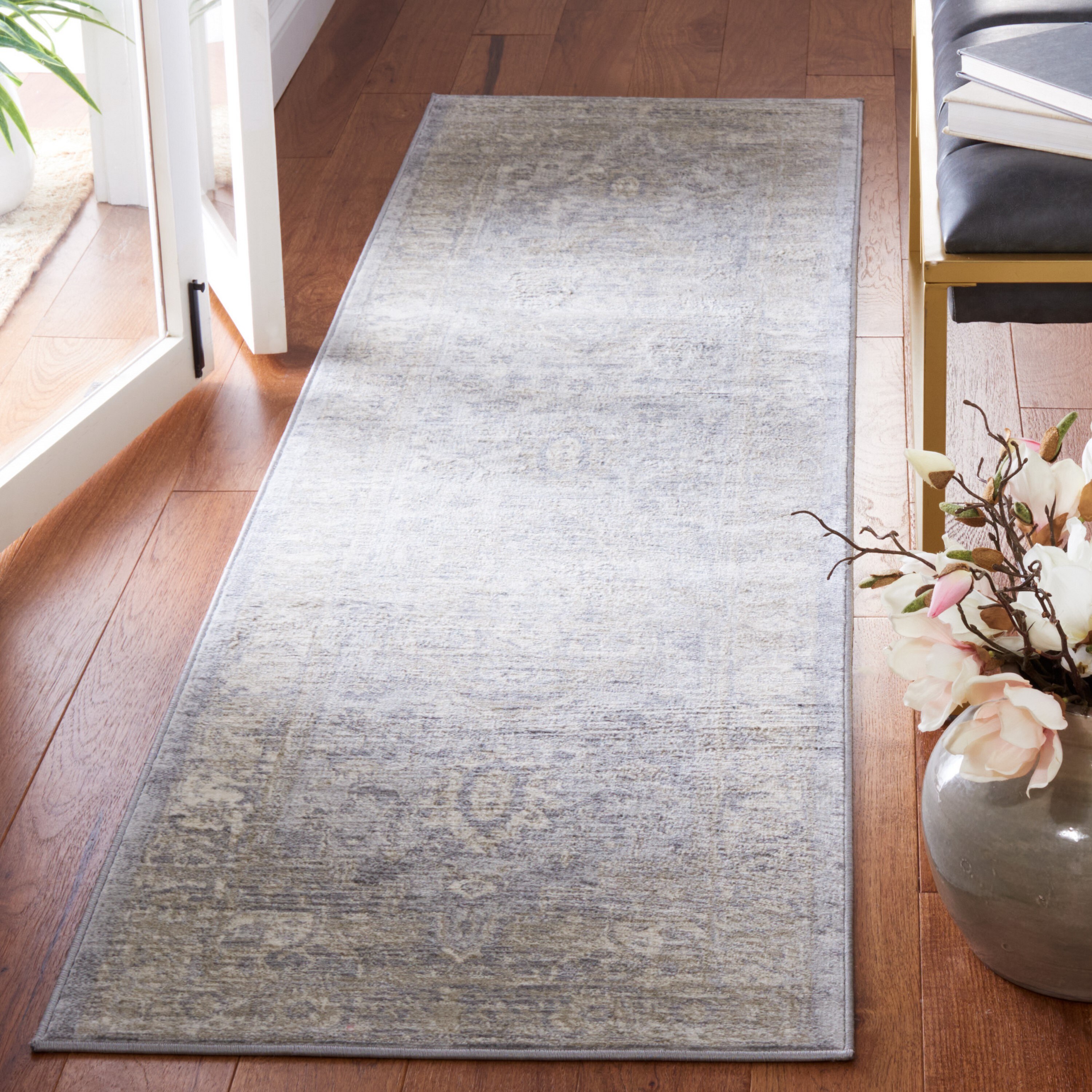 Safavieh BNT851F-28 Brentwood Valeria 2 x 8 (ft) Loomed Polypropylene Gray/Beige Rectangular Indoor Floral/Botanical Farmhouse/Cottage Runner rug