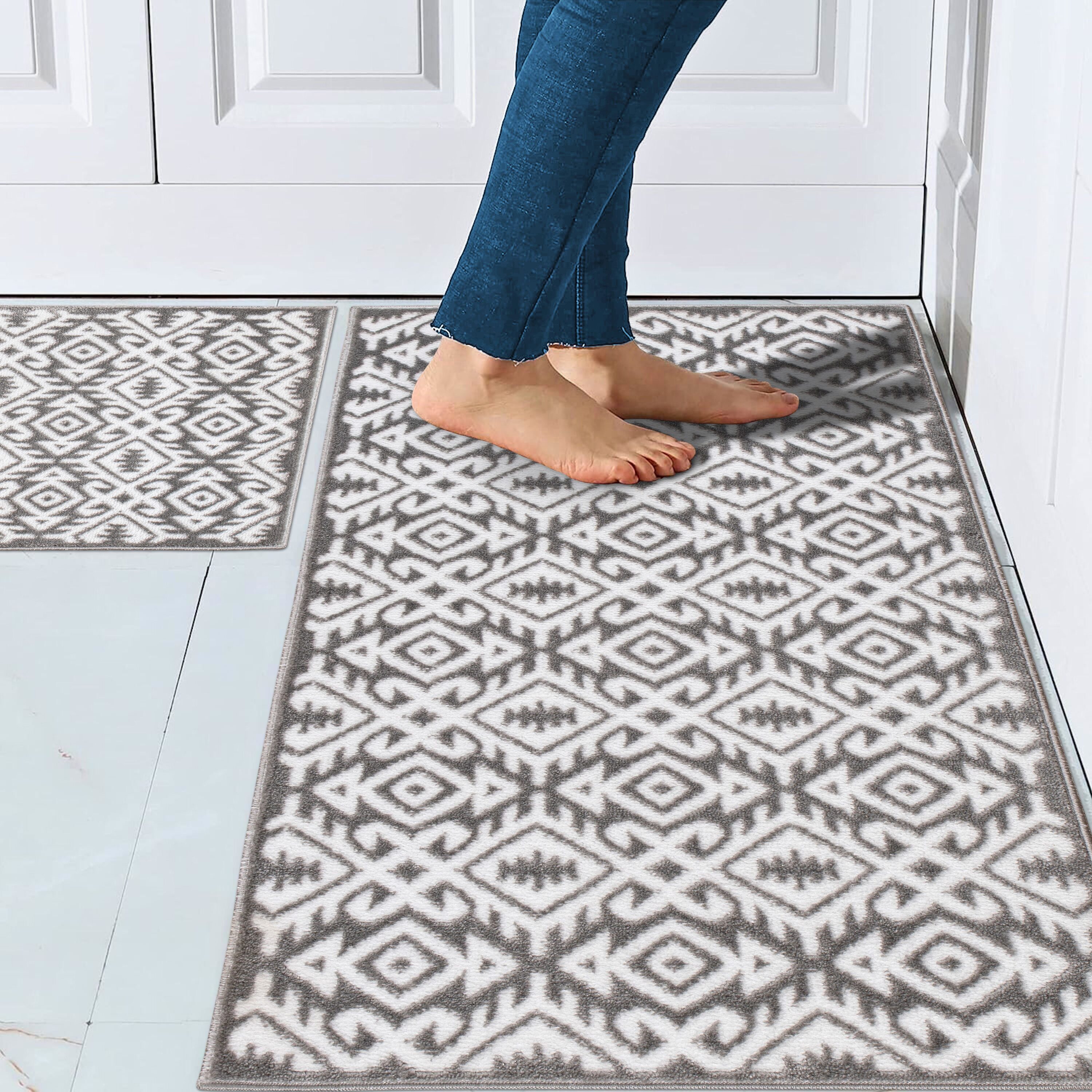 The Sofia Rugs K-MAT-65B-GR-2-24 Kitchen Rugs And Mats Non Skid 2 x 5 (ft) Polypropylene Gray Rectangular Geometric Farmhouse/Cottage Machine washable Rug set