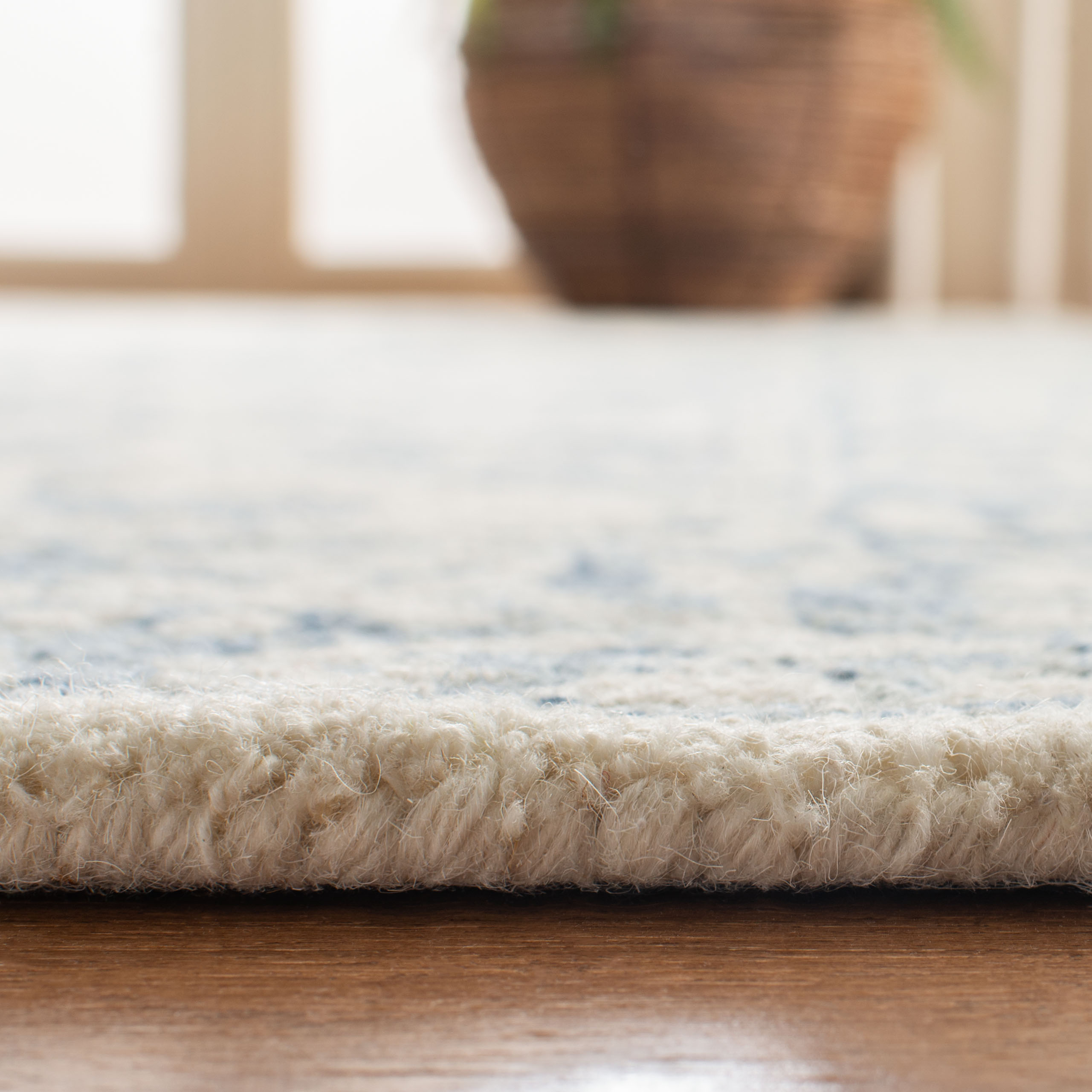 Elegant Ivory Floral Hand-Tufted Wool Runner Rug