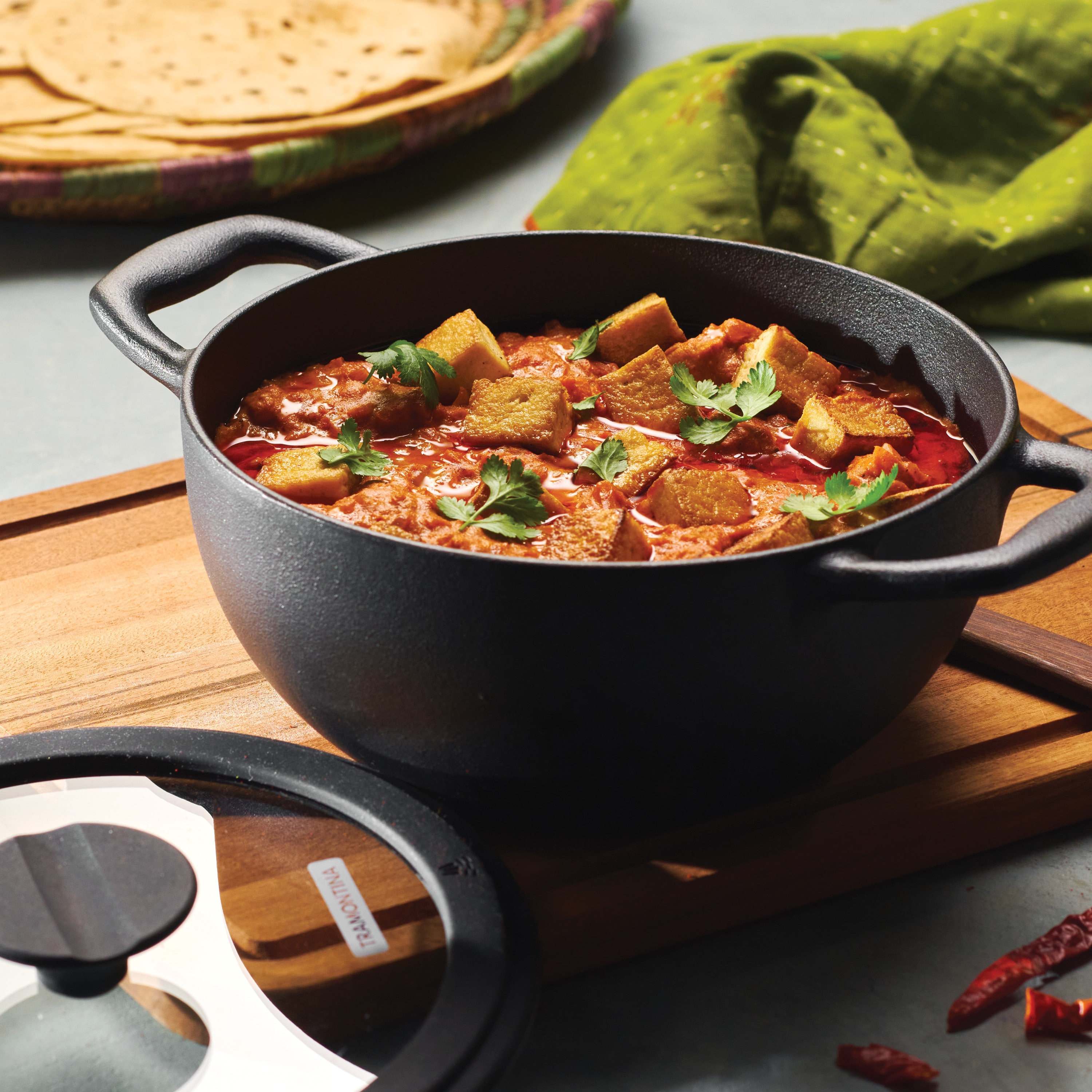 Tramontina Utsava 2.3-Quart Pre-Seasoned Cast Iron Kadai with Lid