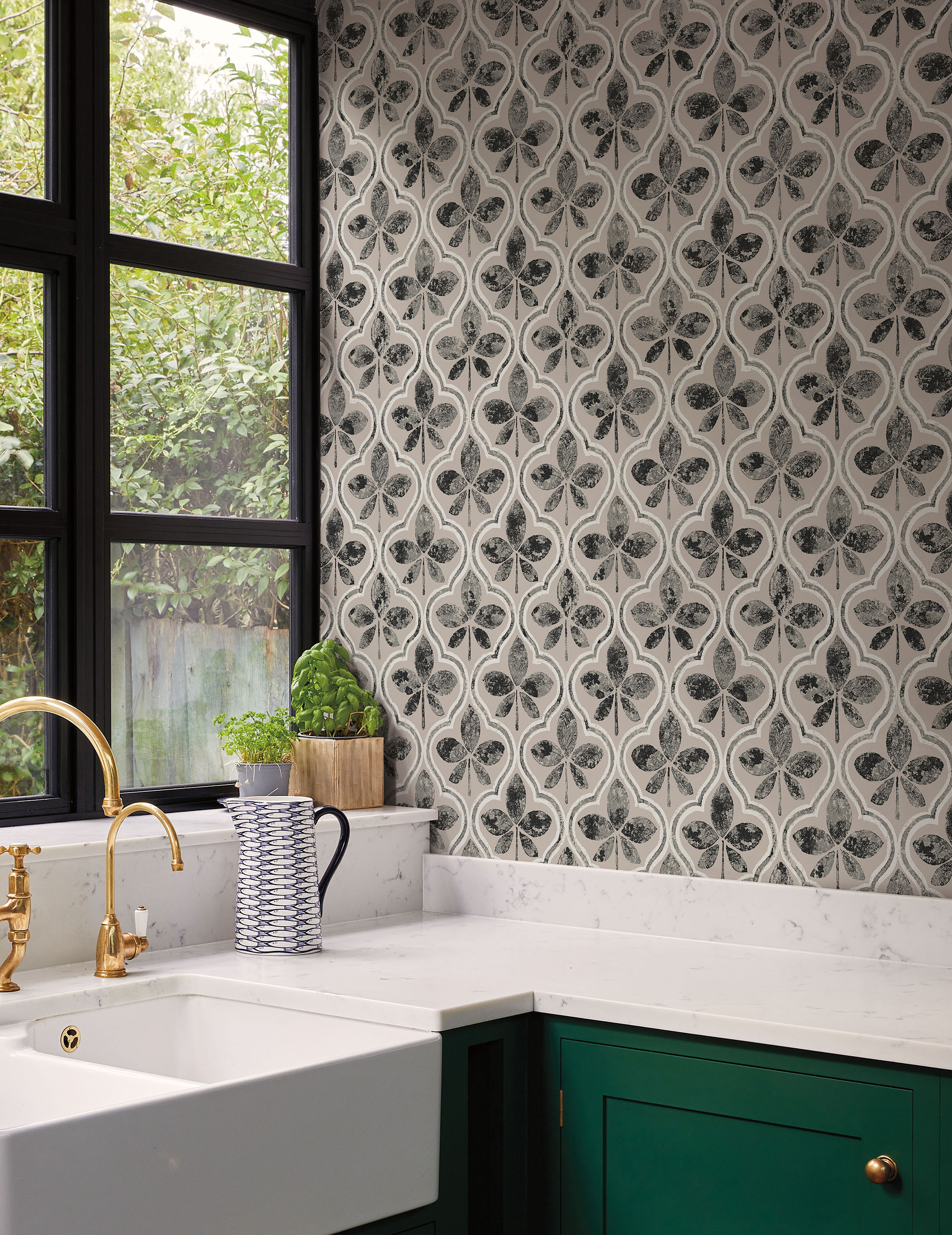 York Wallcoverings GO8275 Greenhouse 60.8-Sq. Feet Black Non-woven Geometric Prepasted Water Activated Paste Wallpaper