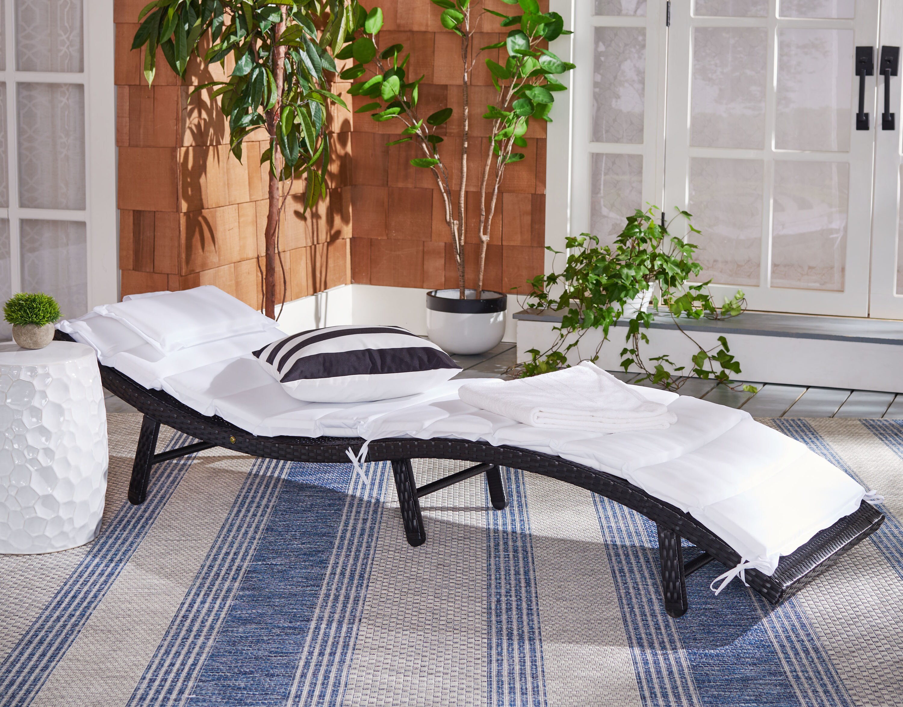 Safavieh PAT7722A Patio-Chairs - View #2