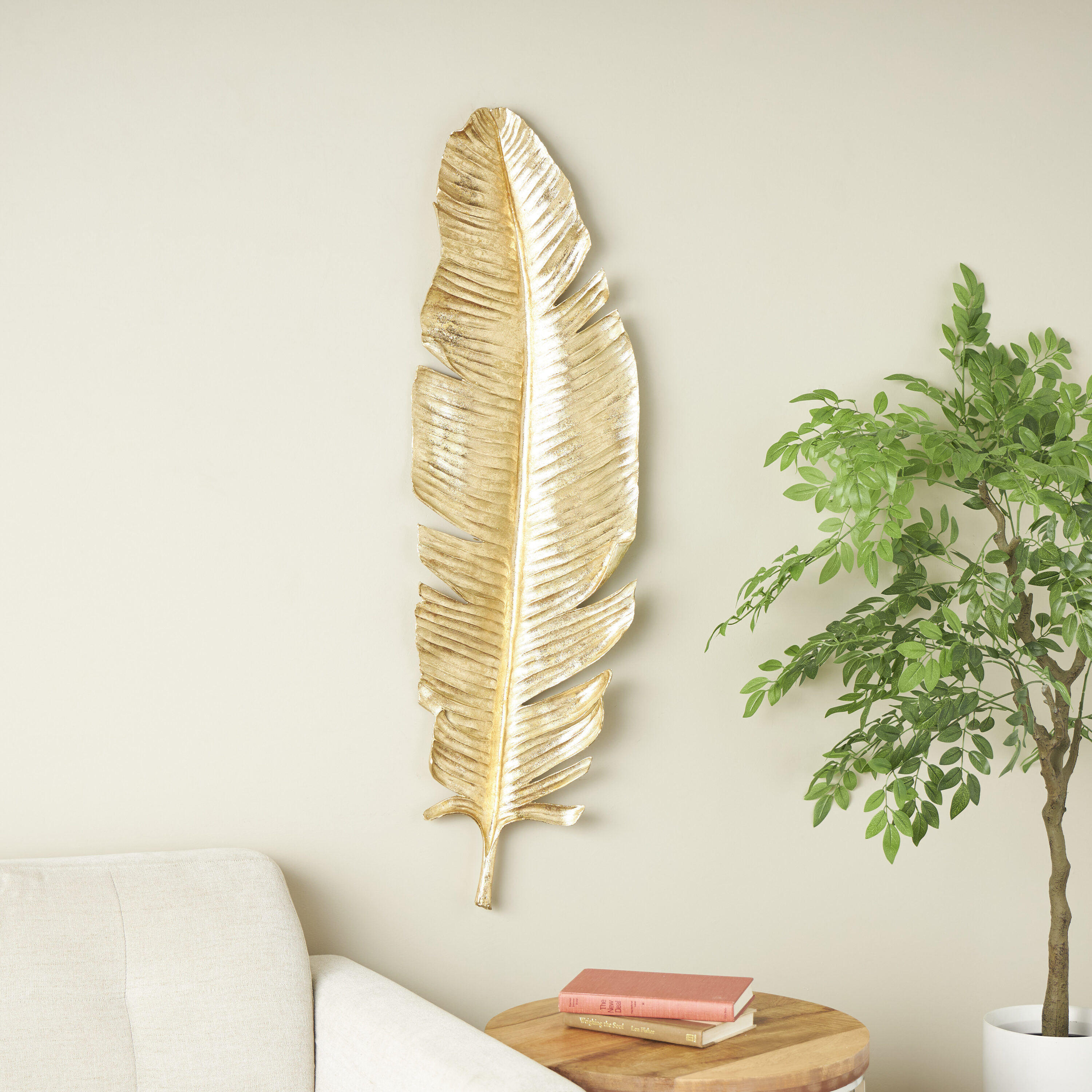 Grayson Lane 822074 14-in W x 46.5-in H Resin Feather Animals Wall sculpture