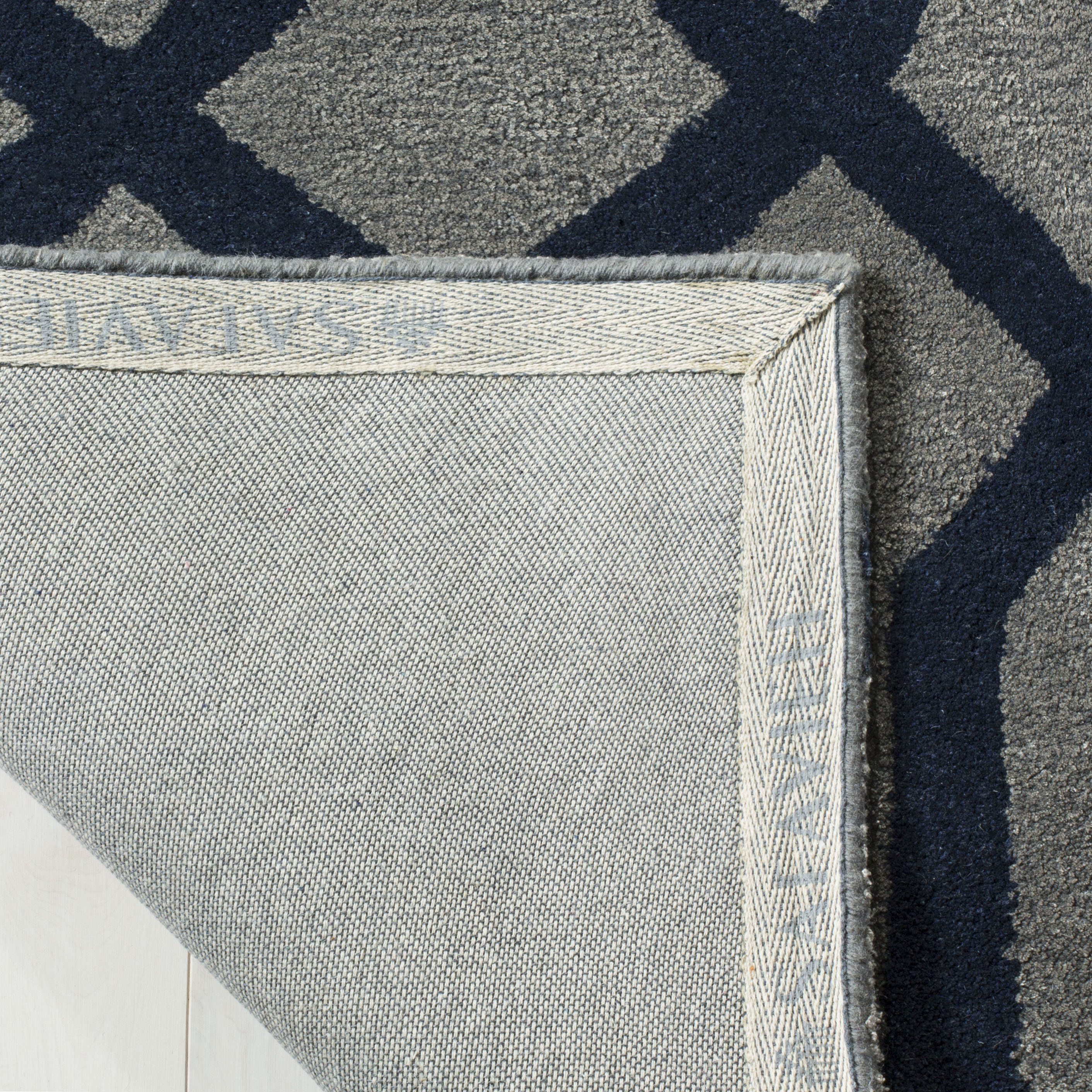 Safavieh SOH411A-4 rugs - View #4