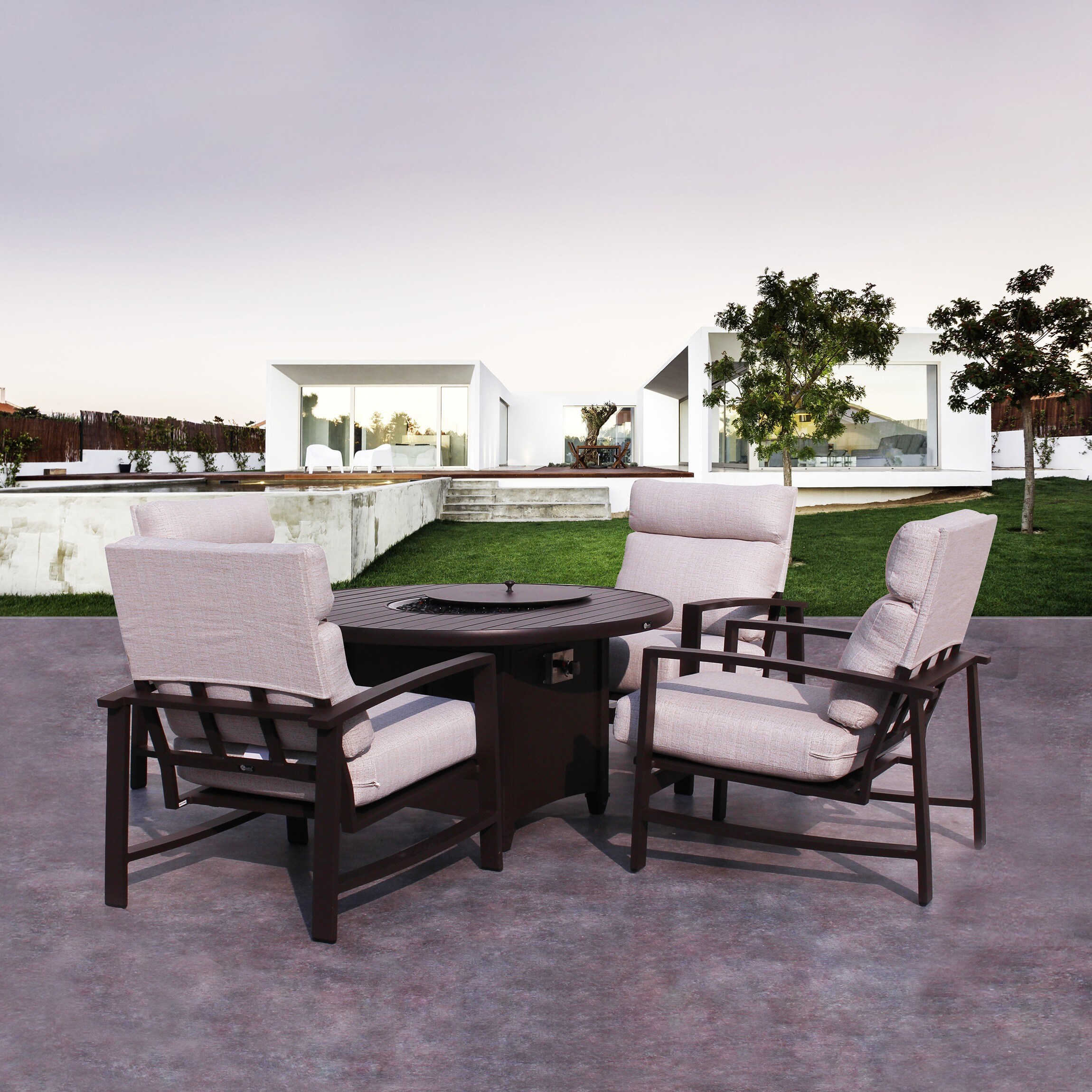 Courtyard Casual 5332 Madison - Autumn Rust 5 -Piece Autumn Rust Patio Dining Set Aluminum Round Table with 4 Beige Cushions Stationary Chairs