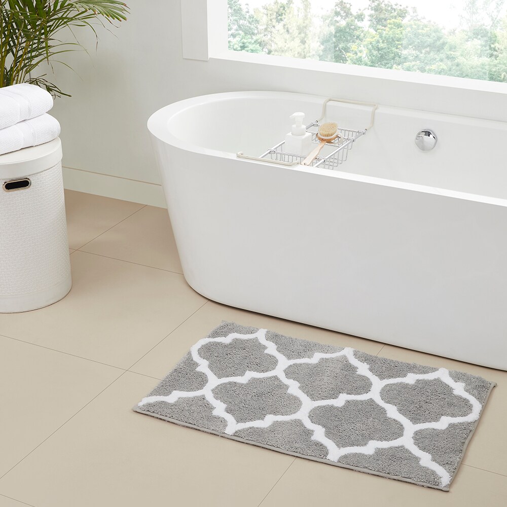 Popular Bath Sinatra Bath Rug Silver