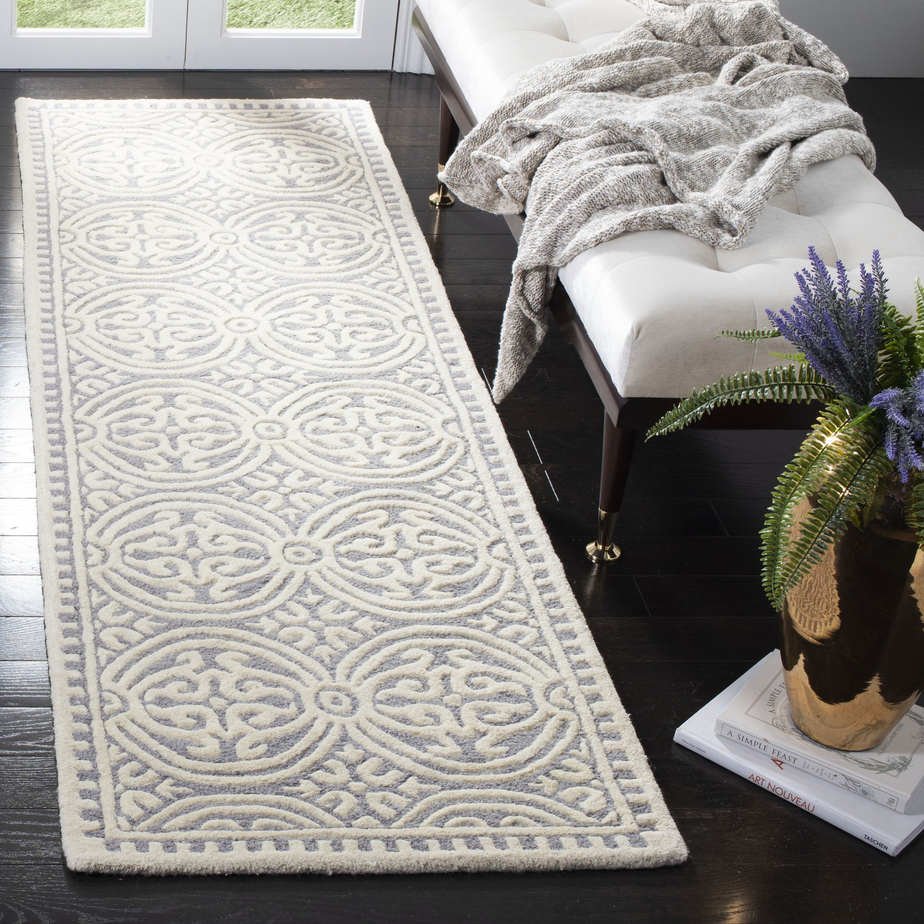 Safavieh CAM123D-212 Cambridge Damask 2 x 12 (ft) Tufted Wool Silver/Ivory Rectangular Indoor Abstract Runner rug