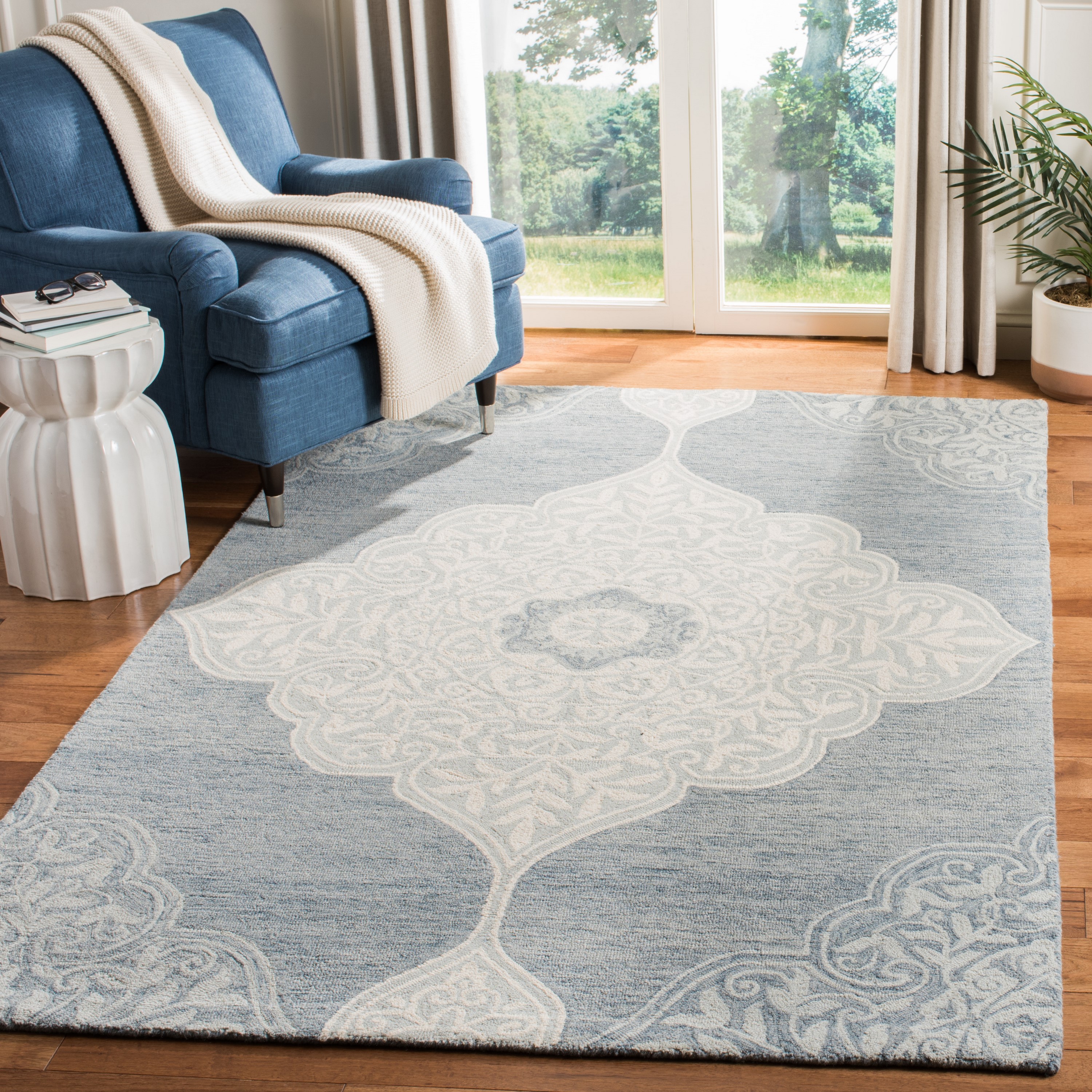 Safavieh MLP620M-4 Micro-Loop Lamont 4 x 6 (ft) Tufted Wool Blue/Ivory Rectangular Indoor Floral/Botanical Vintage Area rug