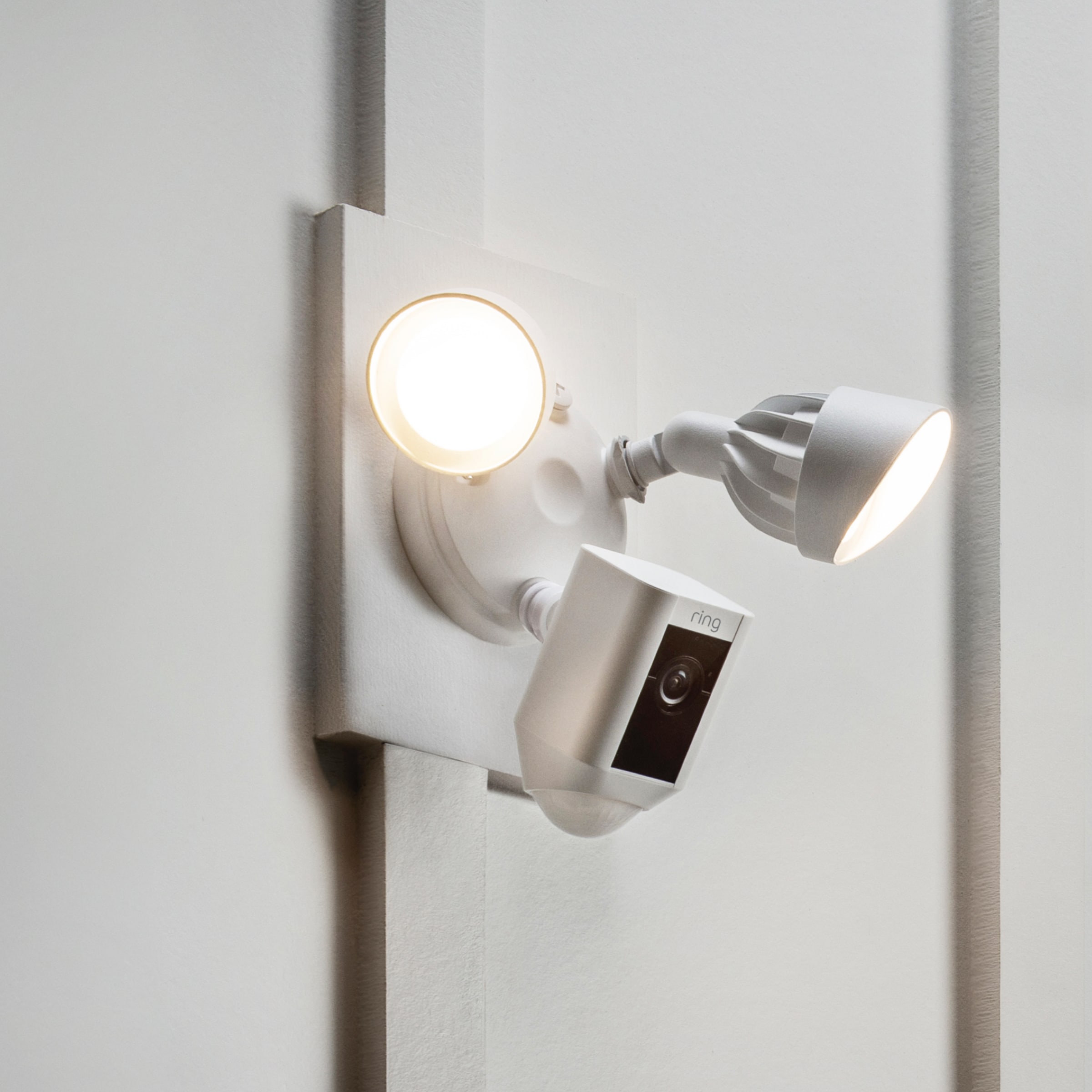 Videocamera Sicurezza Smart 2 Faretti Ring Floodlight Cam Alexa