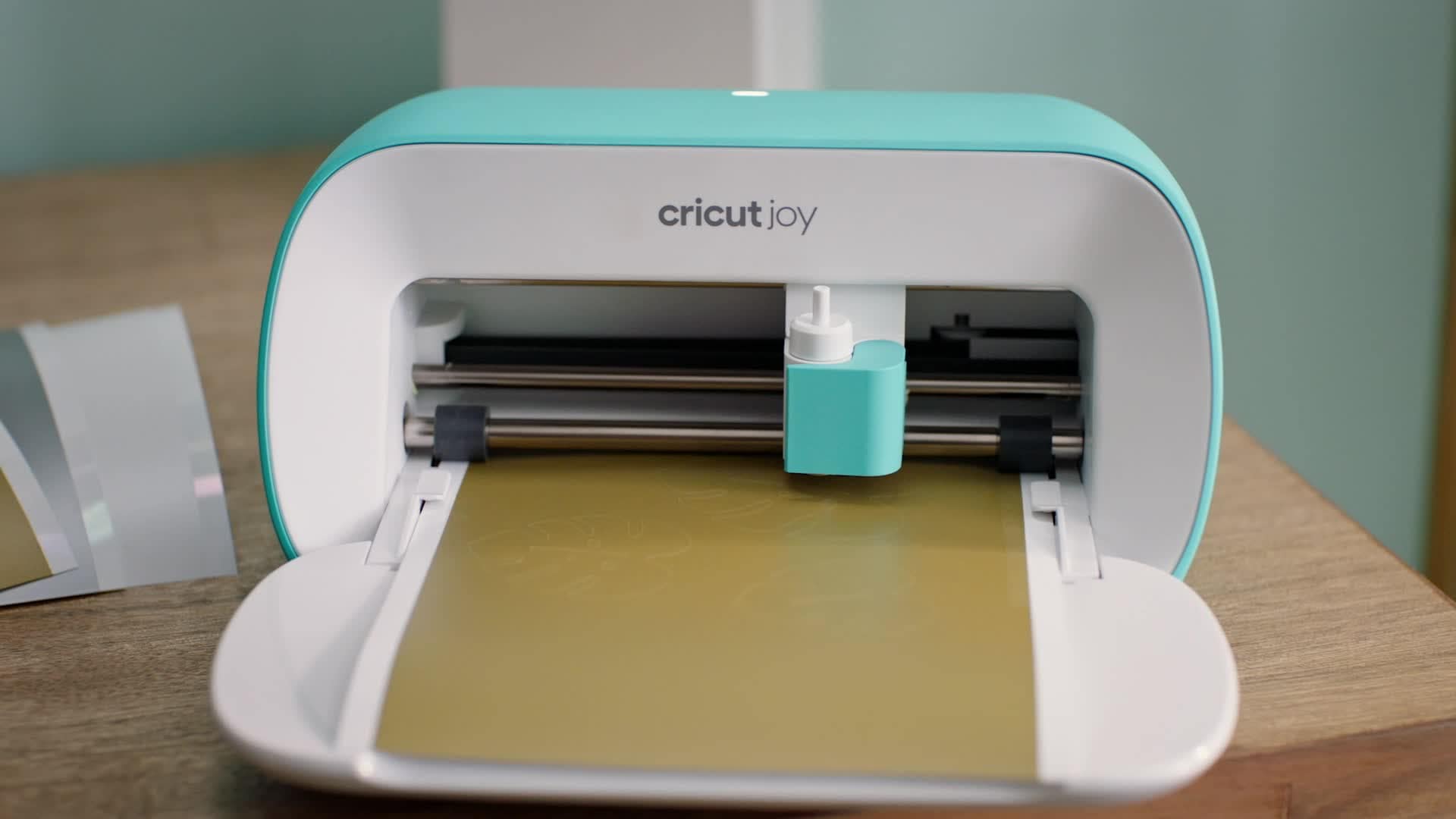 Cricut Joy™ Digital Die Cutting Machine Starter Bundle
