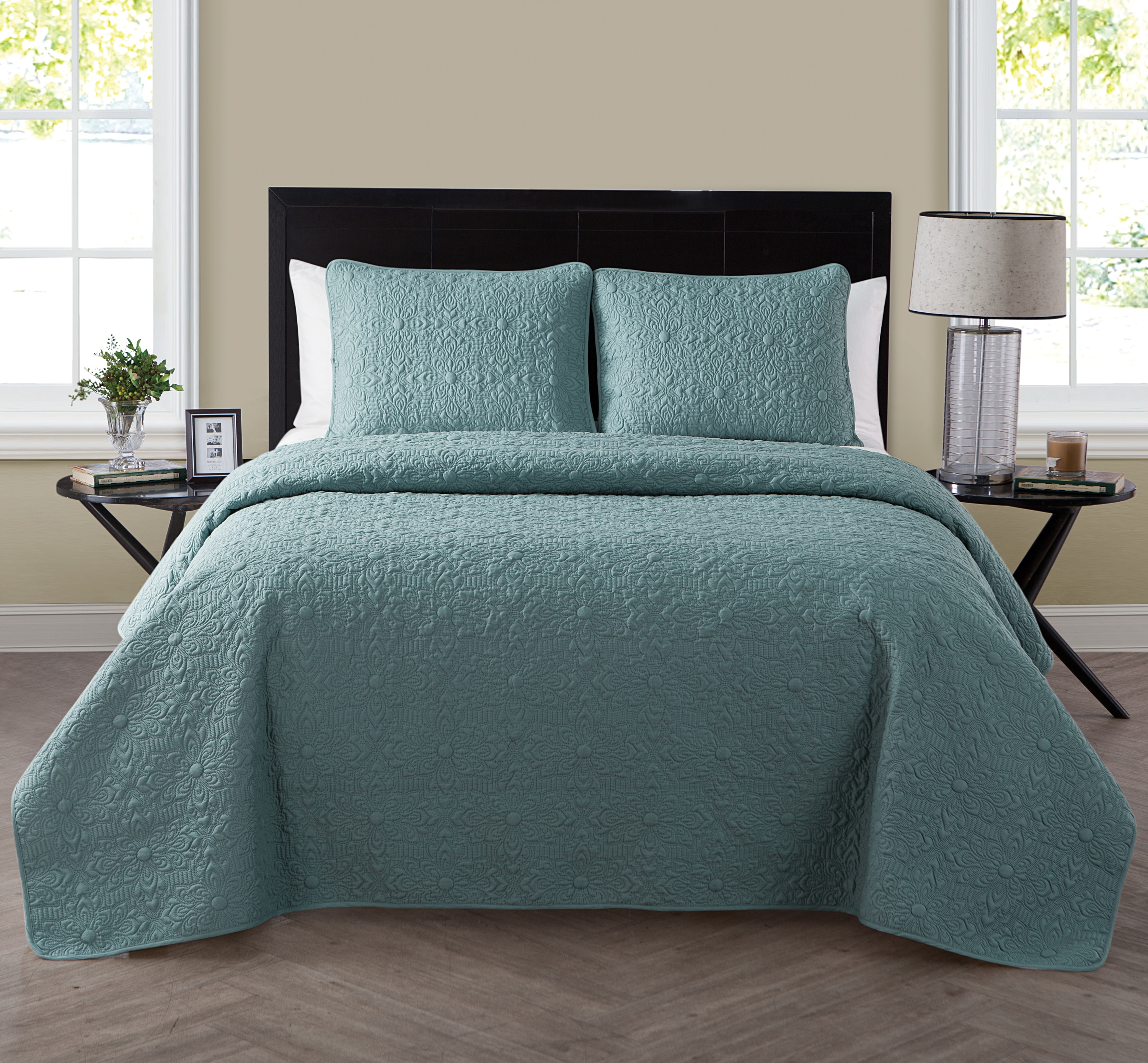 VCNY Home Caroline 3 -Piece Sage King Quilt Set