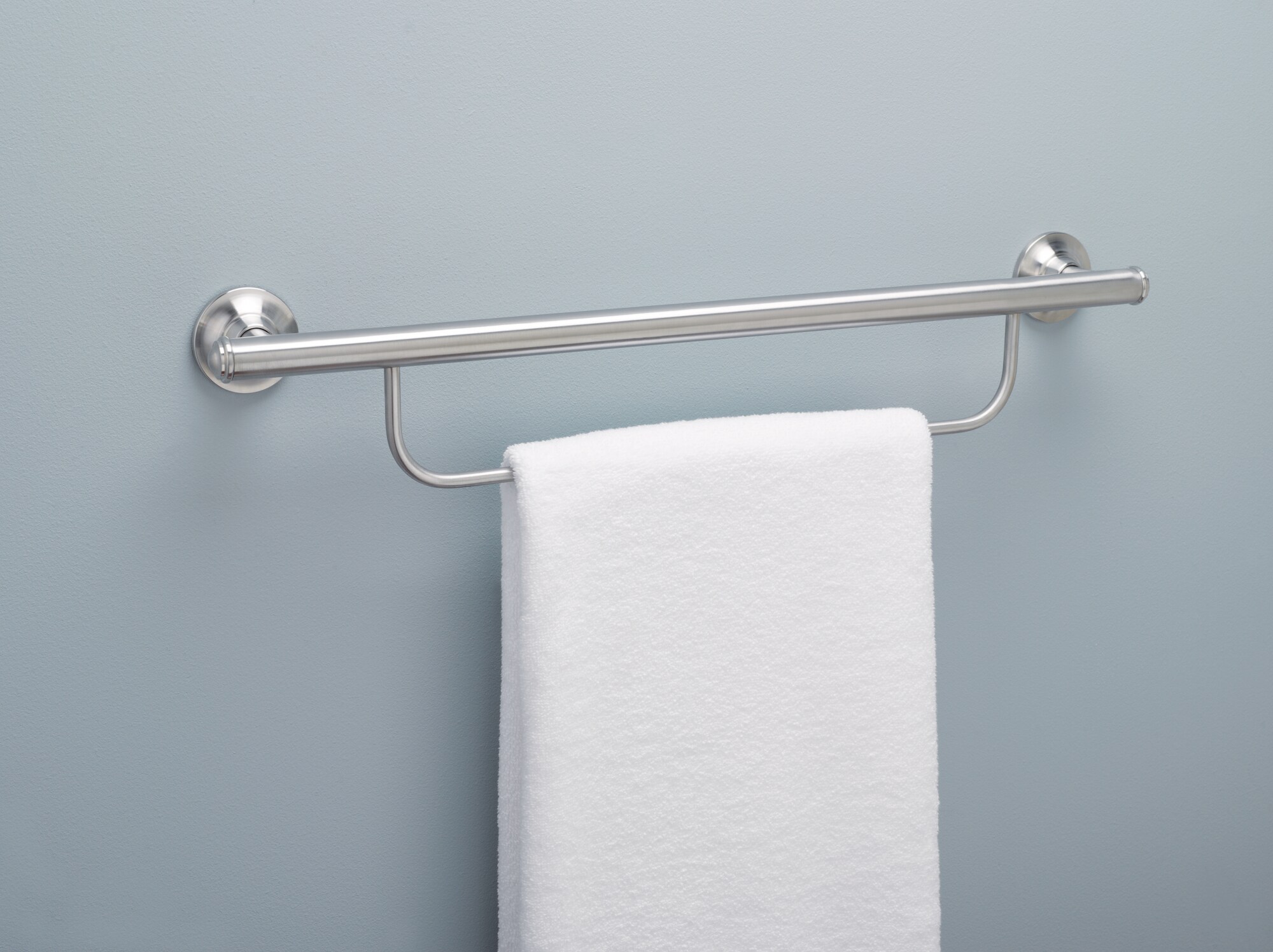 Moen Wall Mount ADA Compliant Grab Bar (250-lb Weight Capacity) in the ...