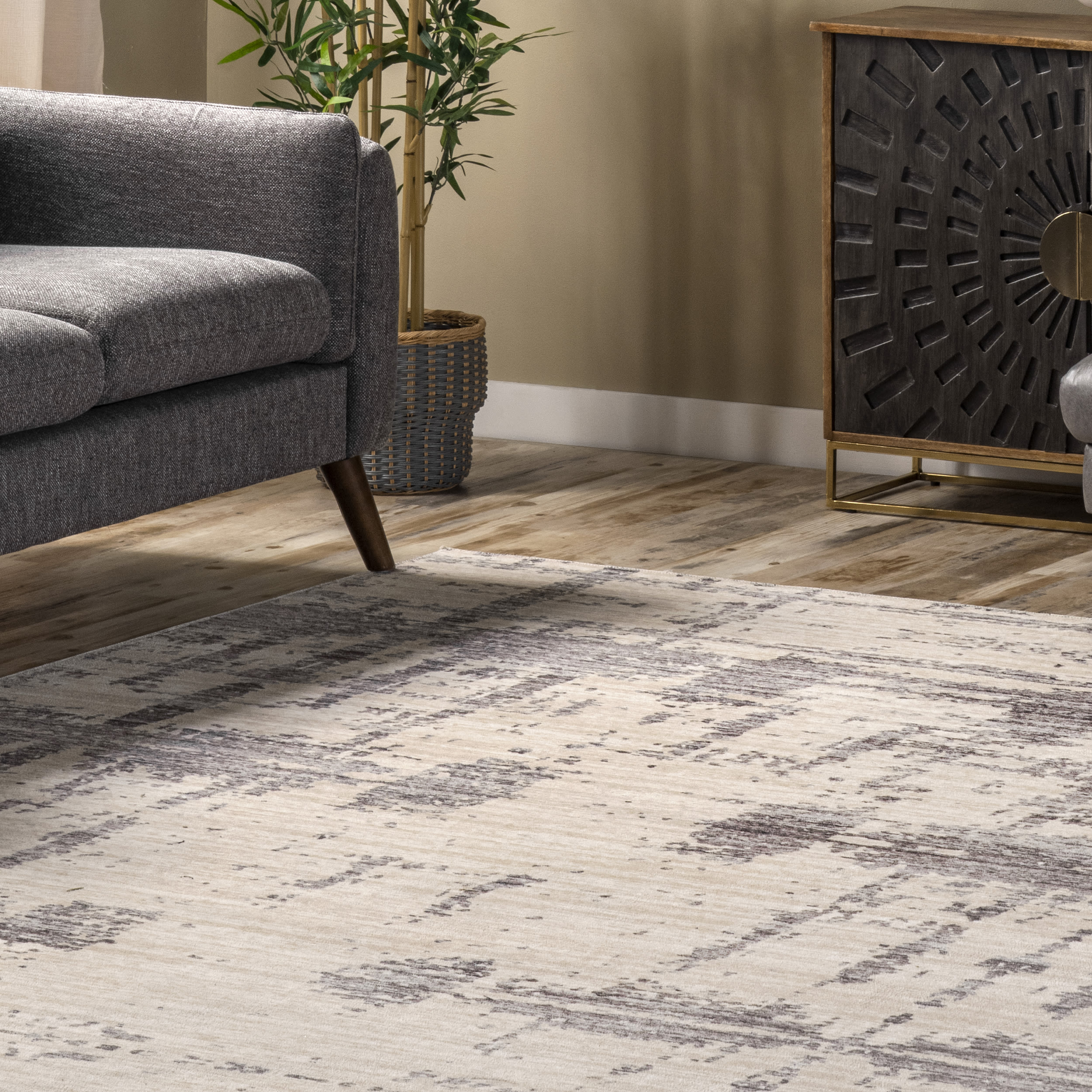 Eco-Friendly Ariana Abstract Gray Synthetic Area Rug 4' x 6'