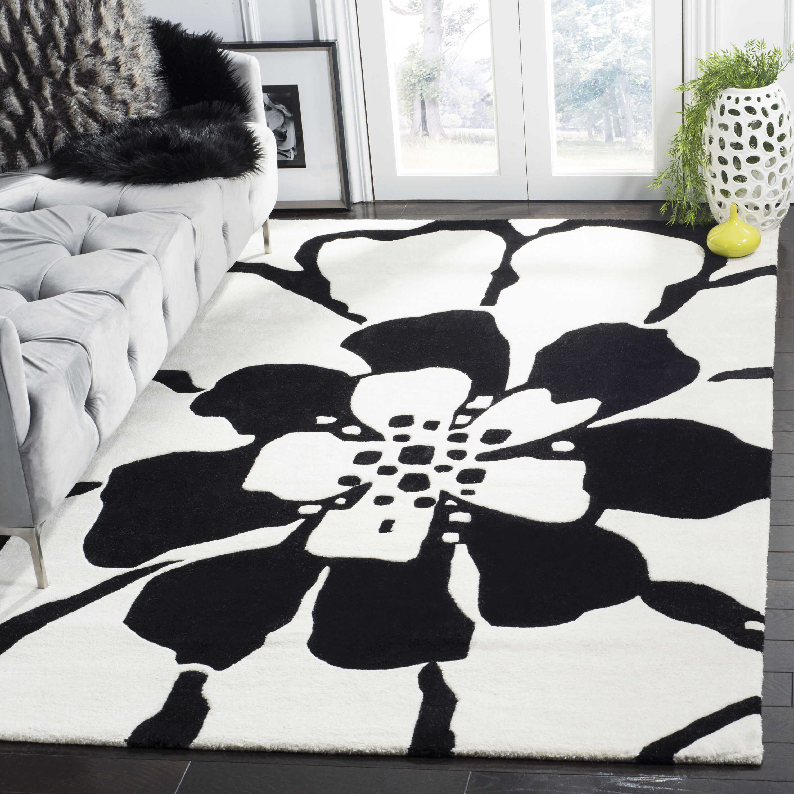 Soho 8 x 10 (ft) Tufted Wool Black/White Rectangular Indoor Floral/Botanical Mid-Century Modern Professionally Clean Only Area rug