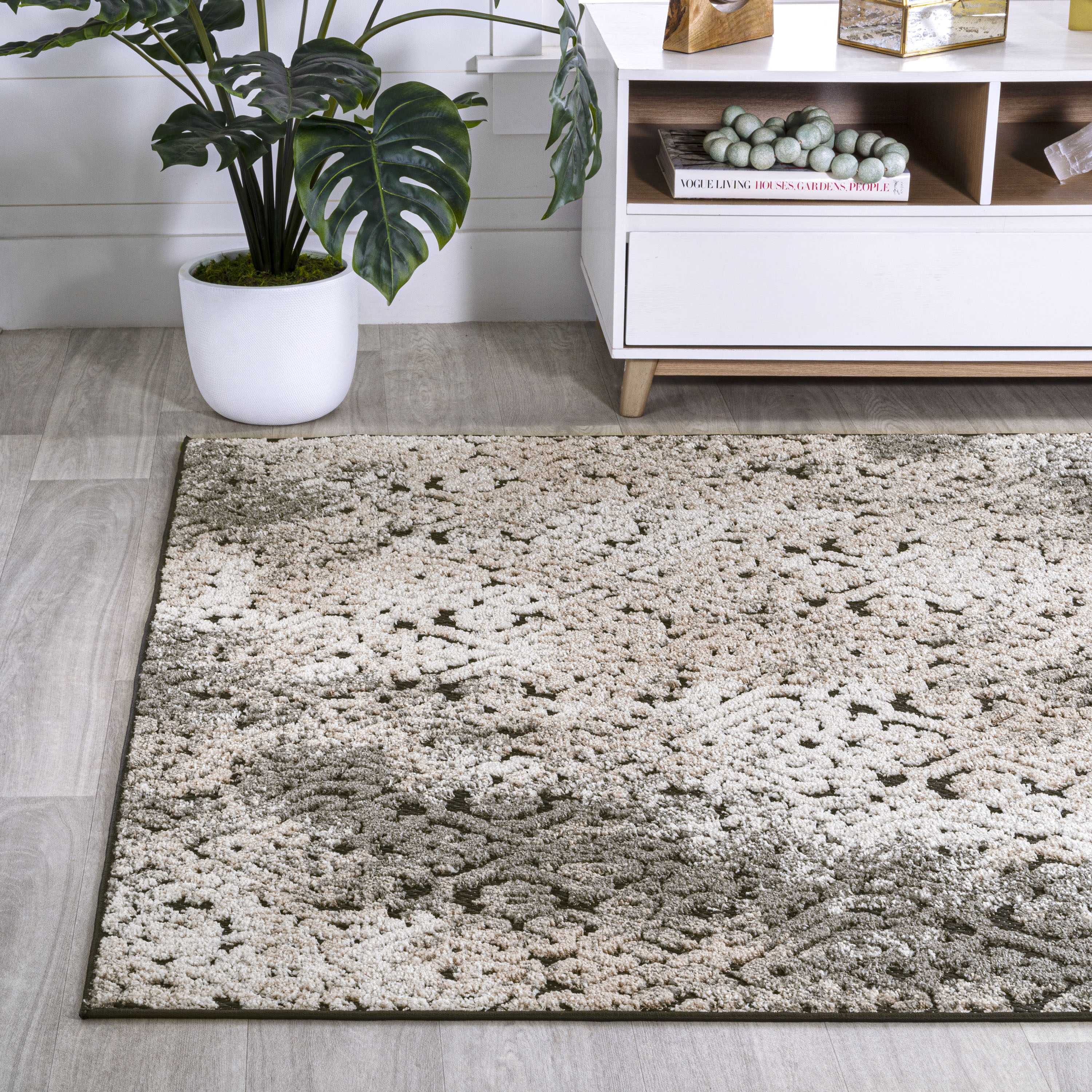 JONATHAN Y Duenas HighLow Shabby Damask Cream/Beige/Dark Gray 5 ft. x