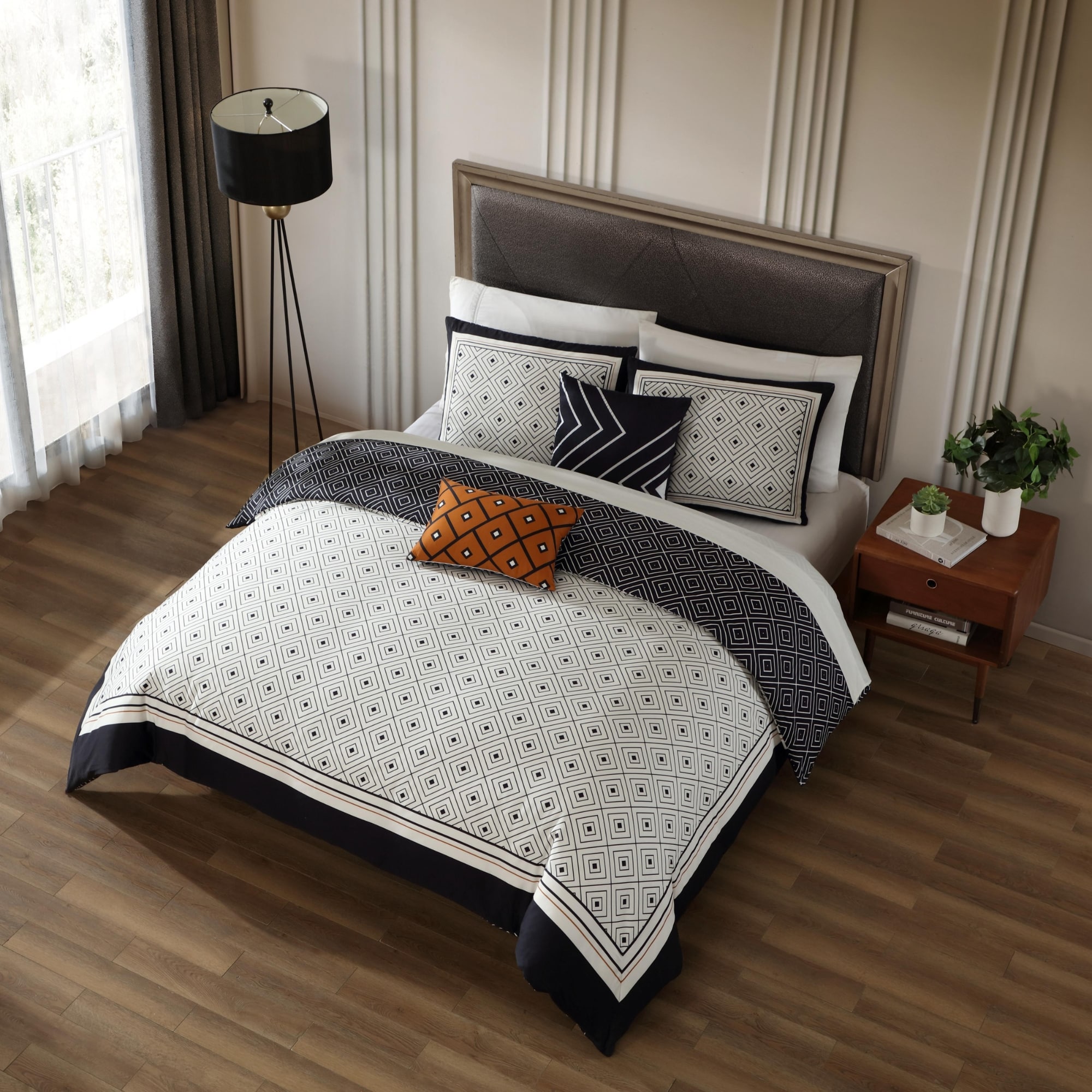 Queen White and Black Cotton Reversible Comforter Set