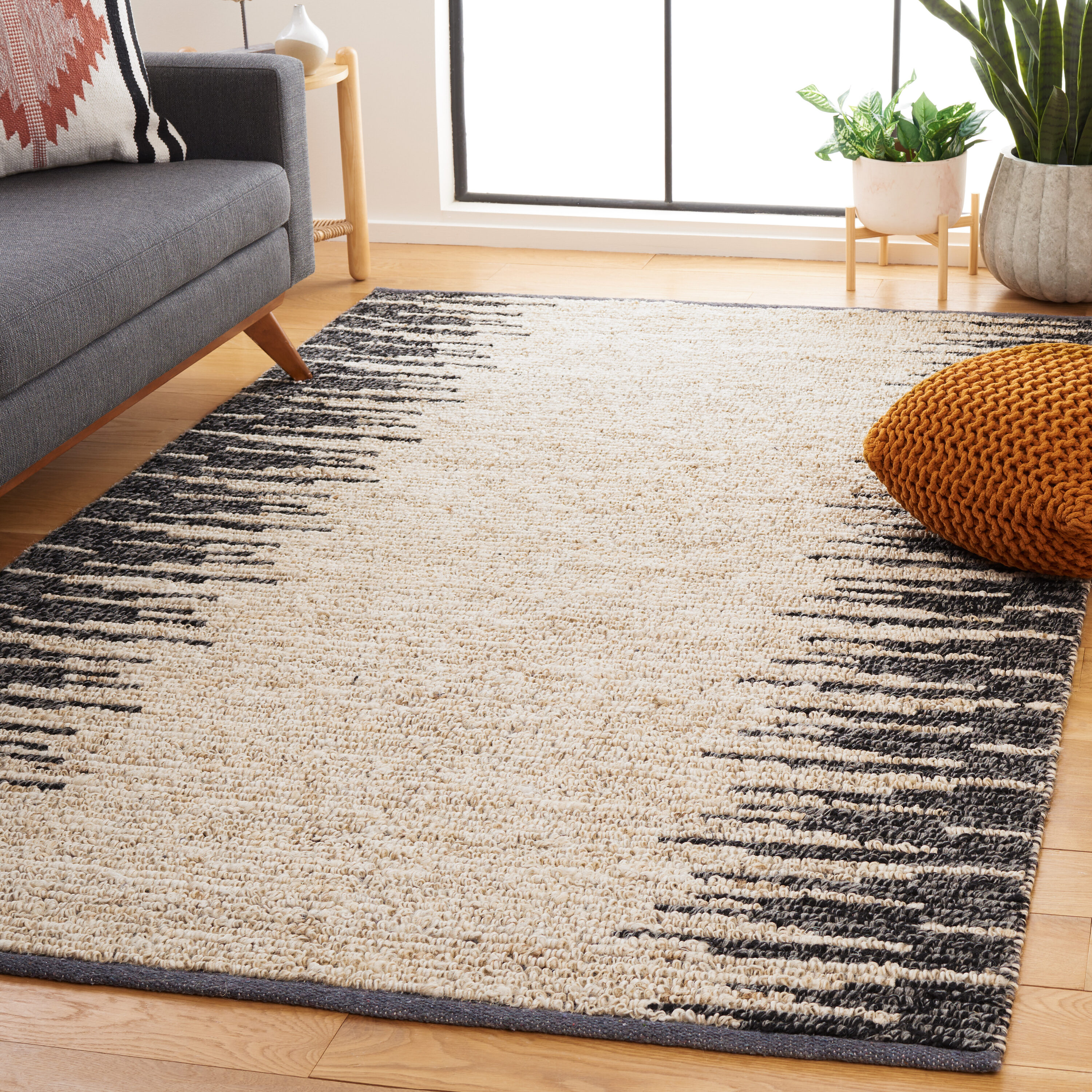  Natural Fiber 953 Bleach/Black Contemporary 5ft x 8ft Medium Rectangle Rug