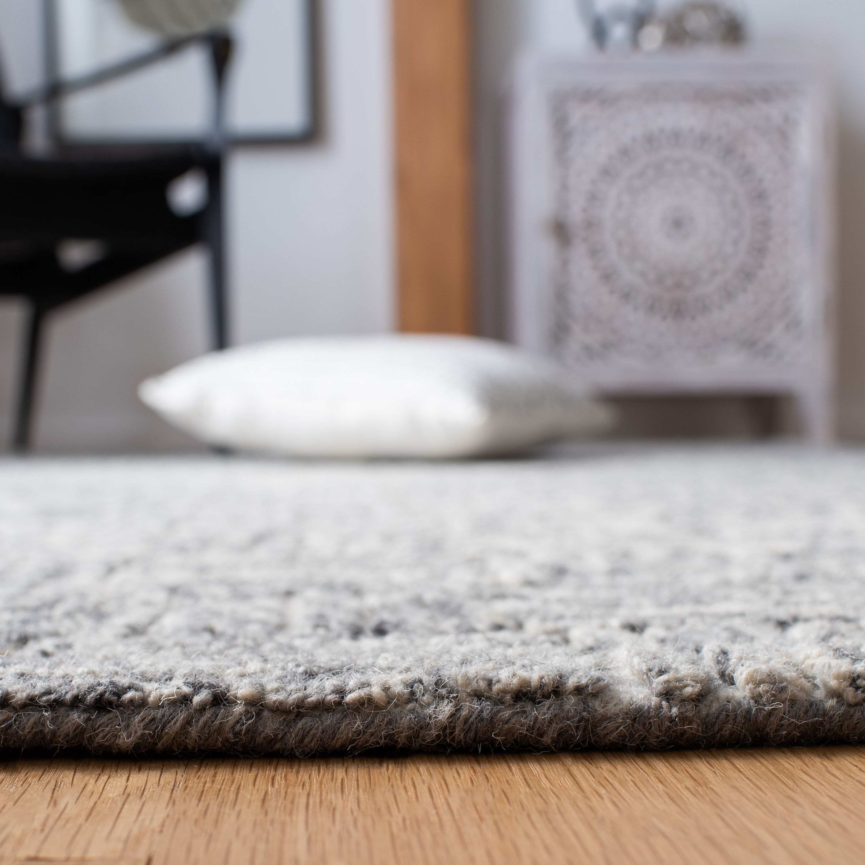 Gray Hand-Tufted Wool Rectangular Area Rug 5' x 8'