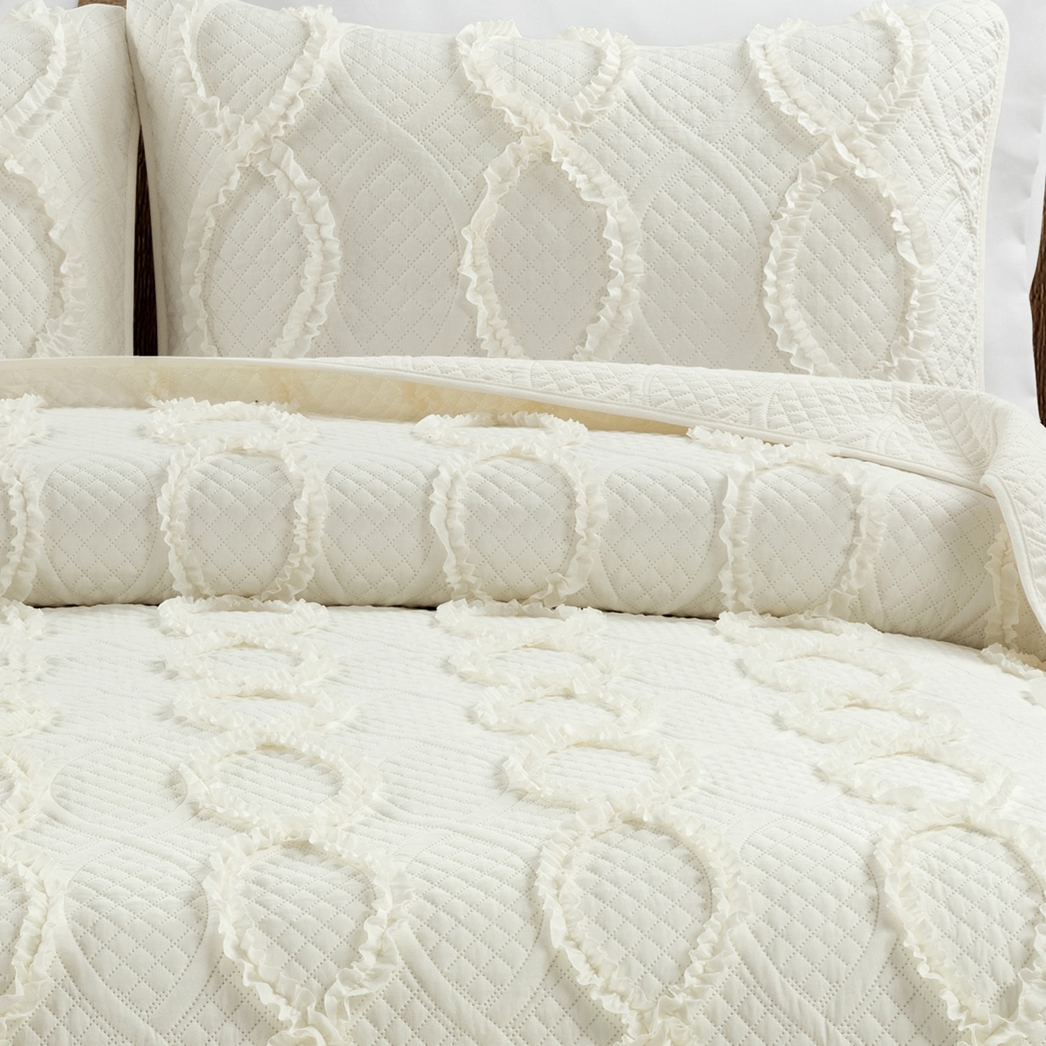 Ivory Full/Queen Microfiber Textured Quilt Set