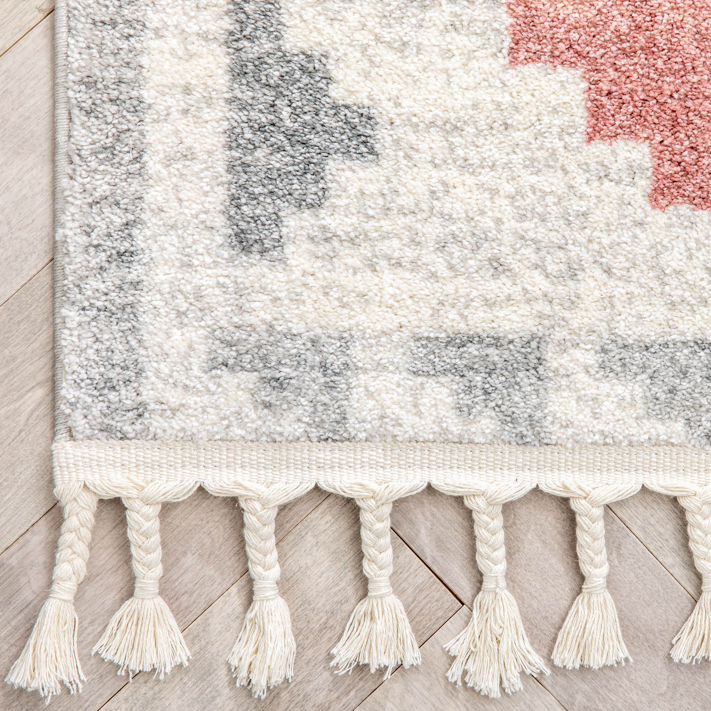 Blush and Gray Geometric Synthetic 5' x 7' Area Rug