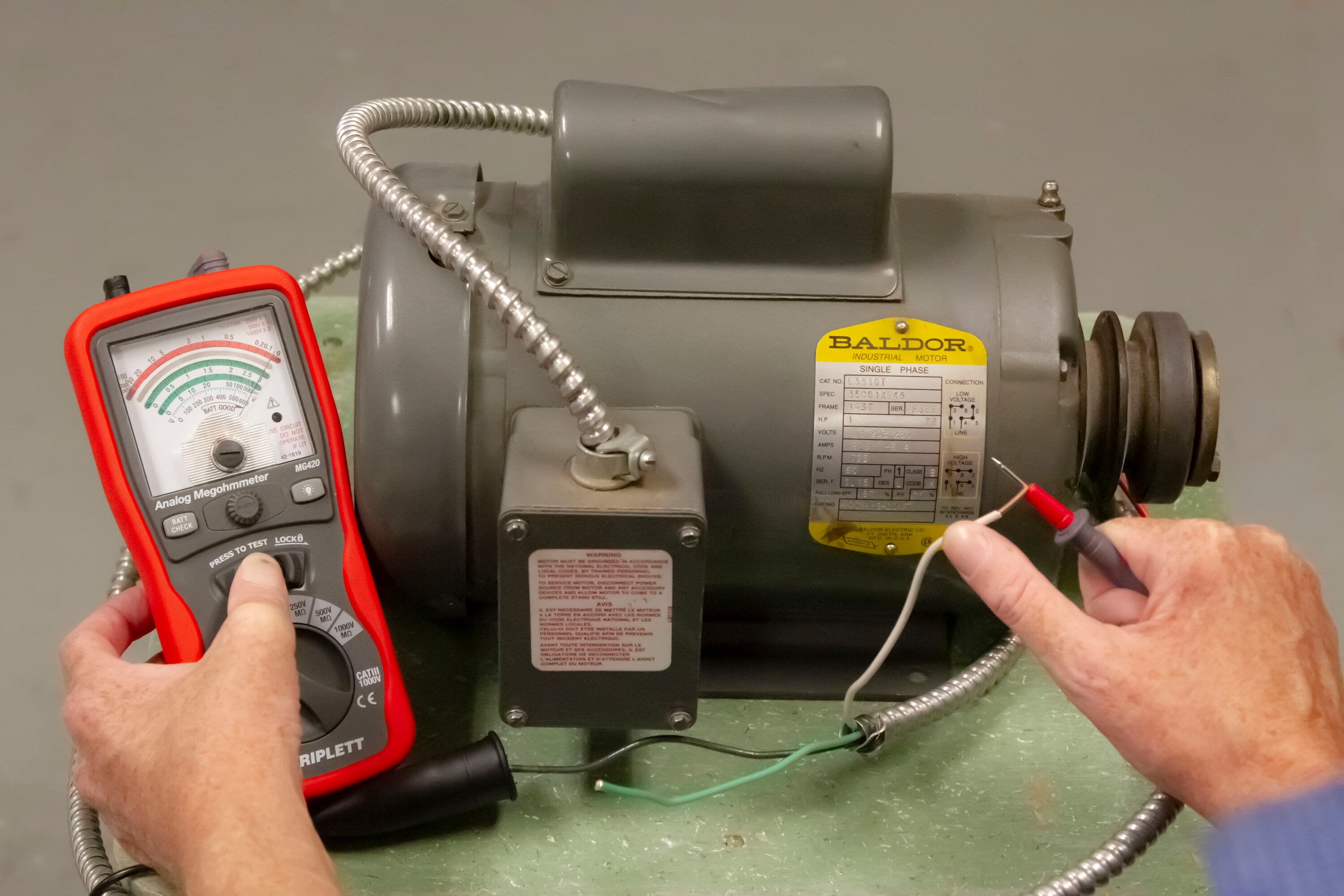TRIPLETT MG420 multimeters - View #3