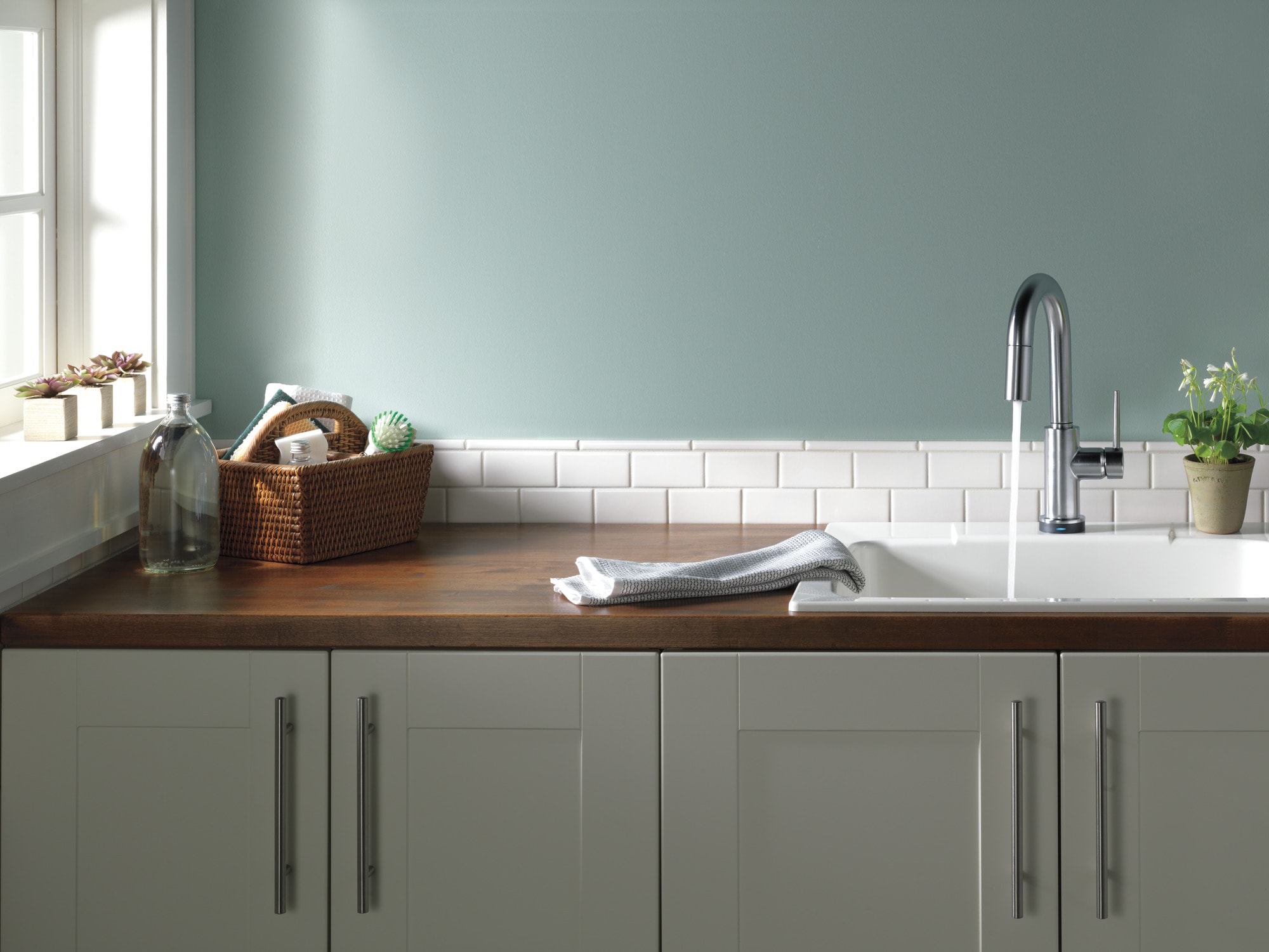 Stainless Steel Modern Pull-Down Kitchen Faucet with Touch Technology