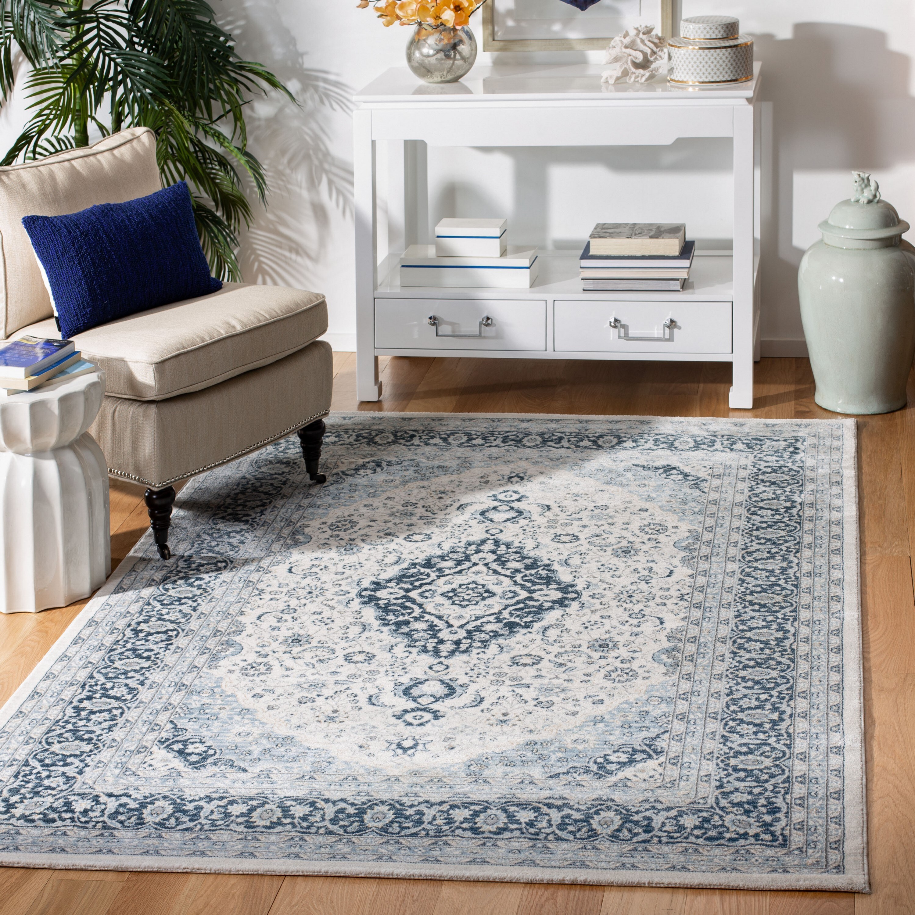 Safavieh Isabella Velez 4 x 6 Gray/Cream Indoor Floral/Botanical Vintage Area Rug