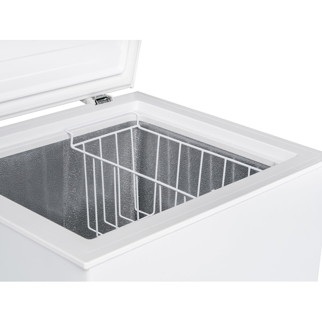 Hisense 5-cu ft Manual Defrost Chest Freezer (White) at