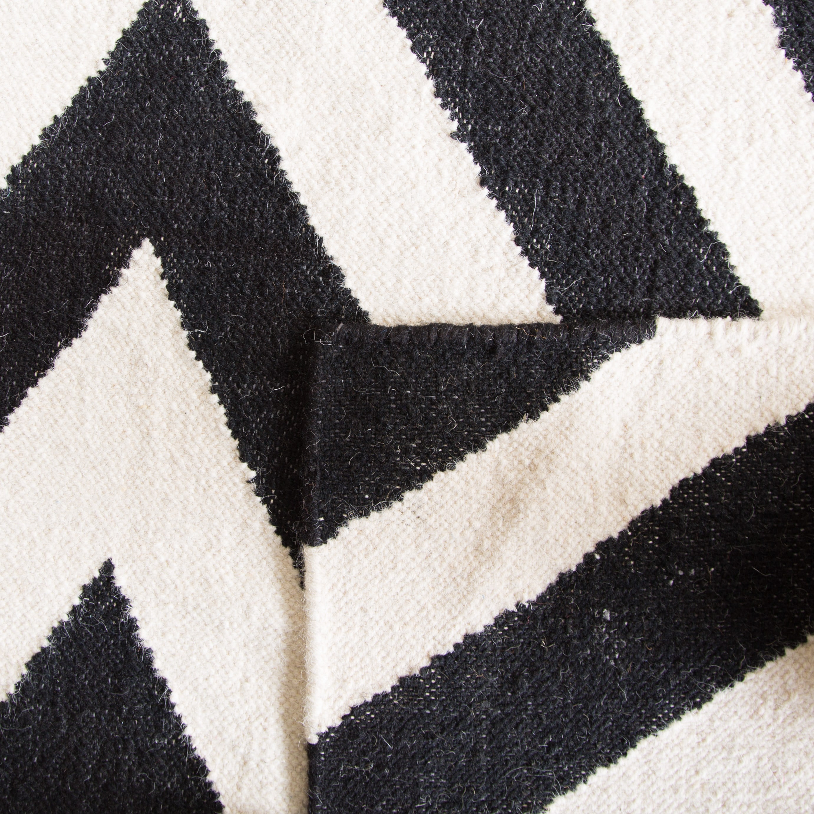 Safavieh DHU568C-4 rugs - View #5