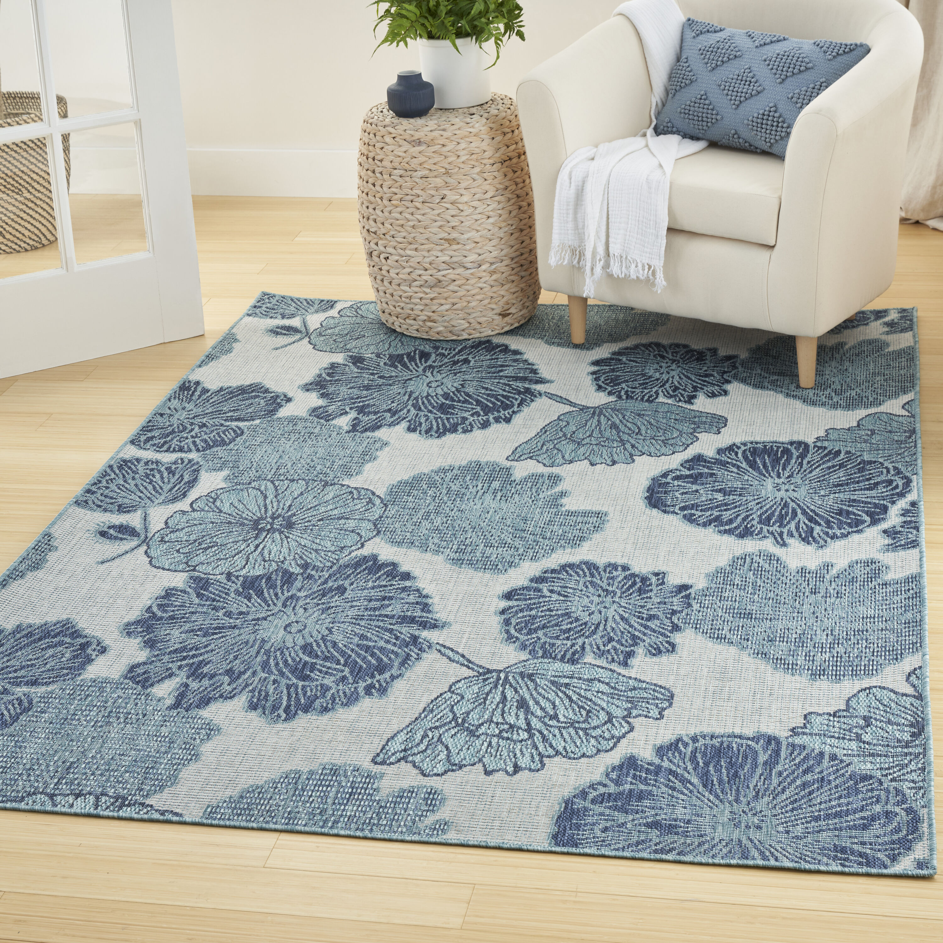 Nourison Home 099446959782 Garden Oasis 4 x 6 (ft) Loomed Polypropylene Blue Rectangular Indoor/Outdoor Floral/Botanical Tropical Area rug