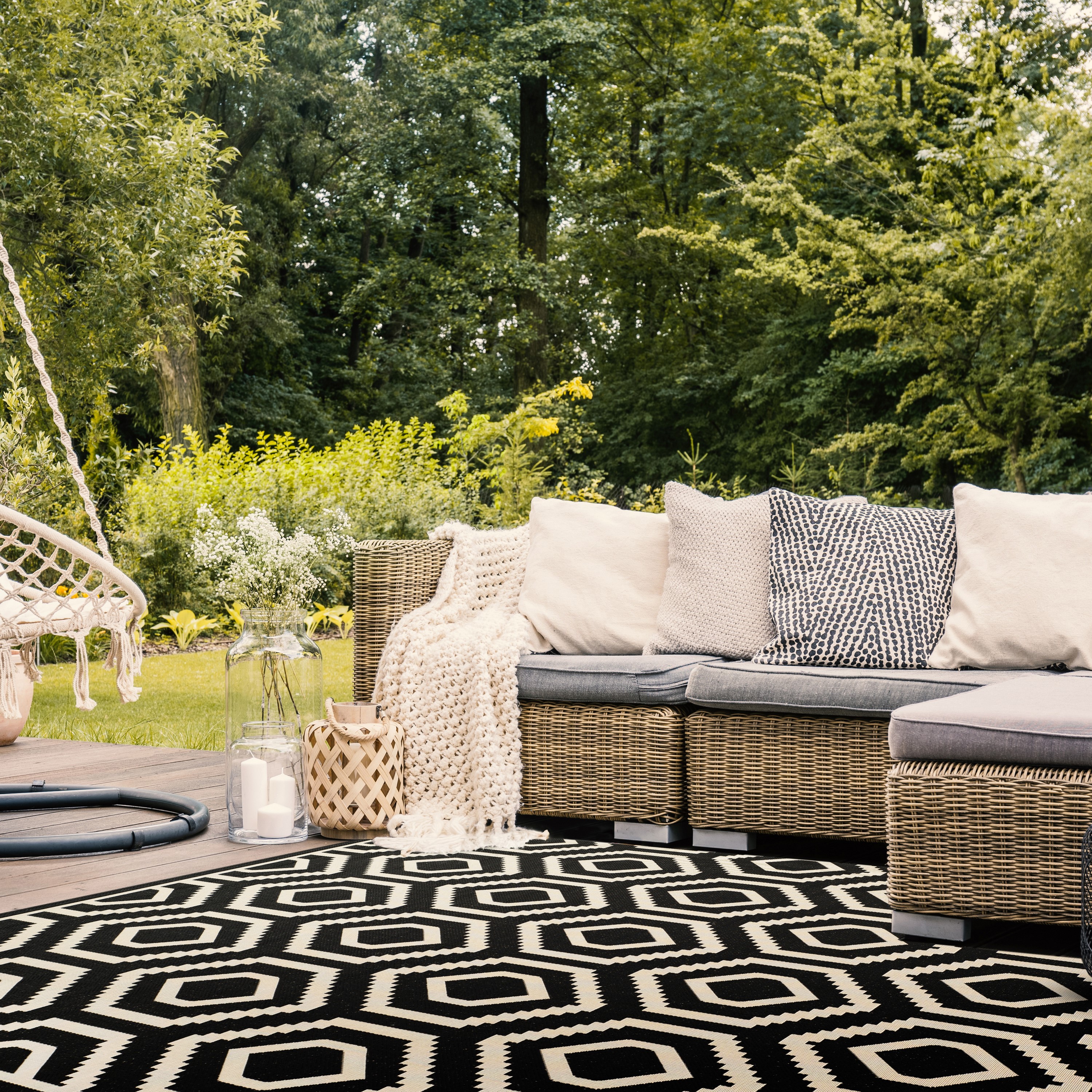 Rectangular Black and Beige 5' x 7' Wool Blend Area Rug
