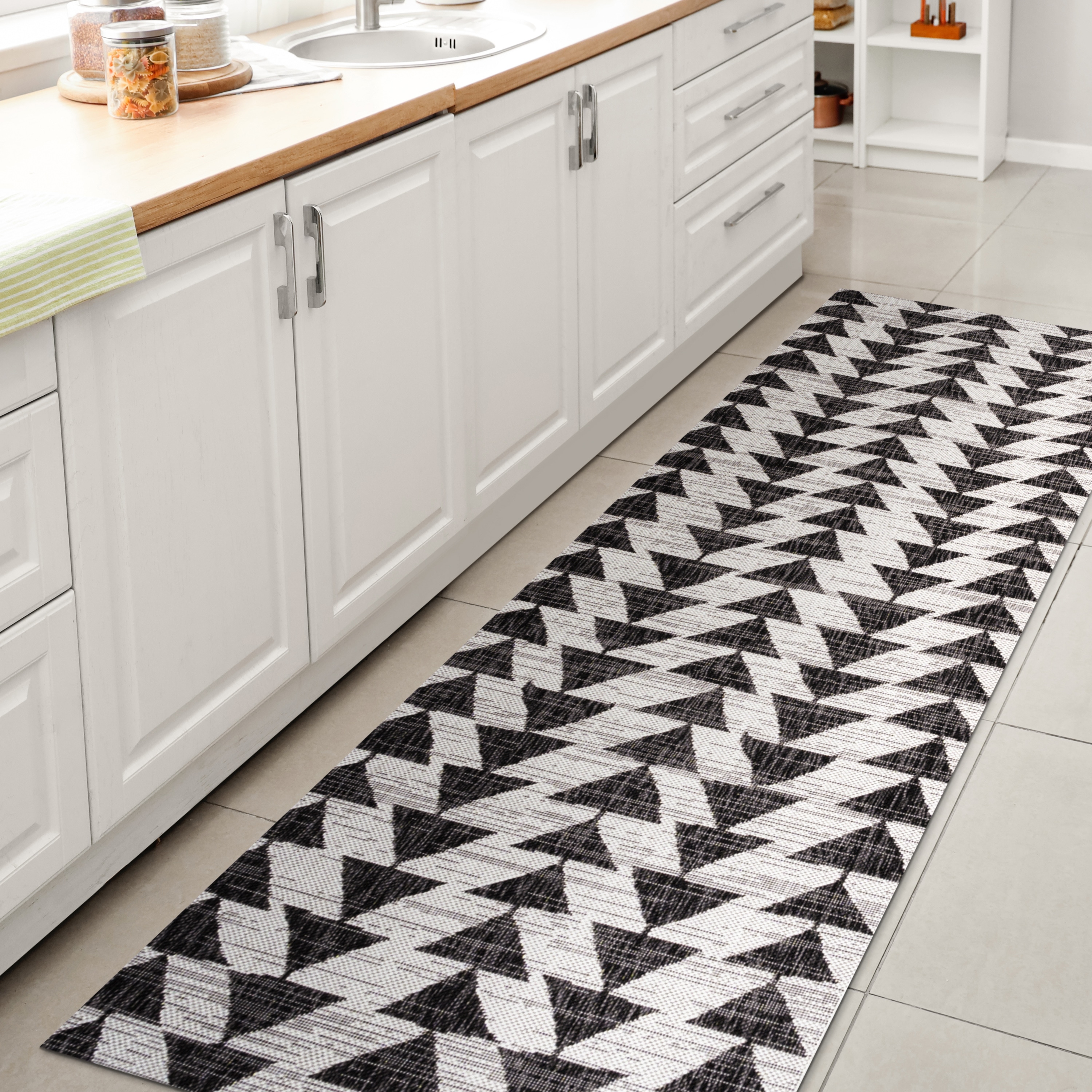 JONATHAN  Y SMB126D-210 Santa Monica Andratx Tribal 2 x 10 (ft) Loomed Polypropylene Ivory/Black Rectangular Indoor/Outdoor Geometric Mid-Century Modern Runner rug