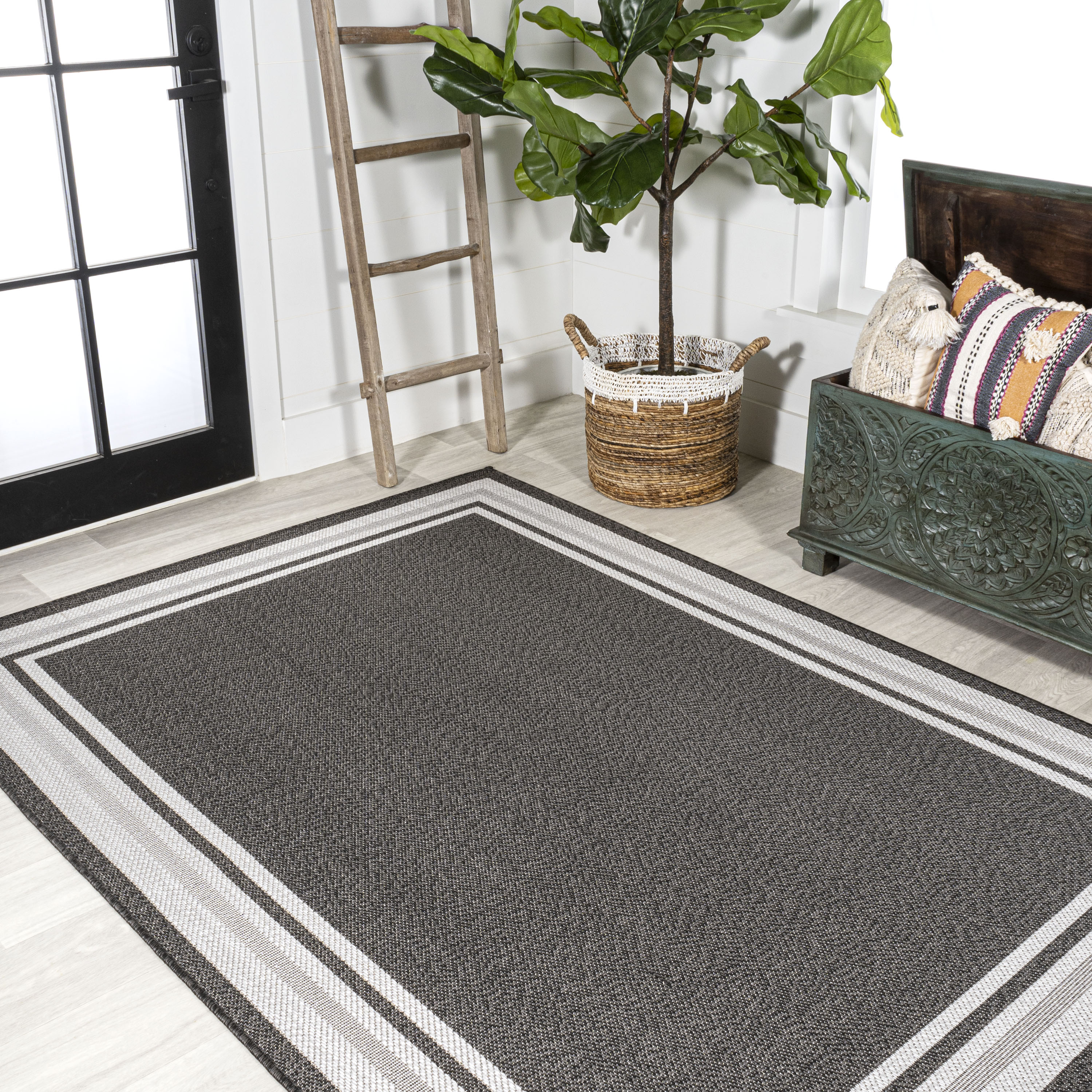 Modern Black and Cream Stripe Synthetic 5x8 Indoor/Outdoor Rug