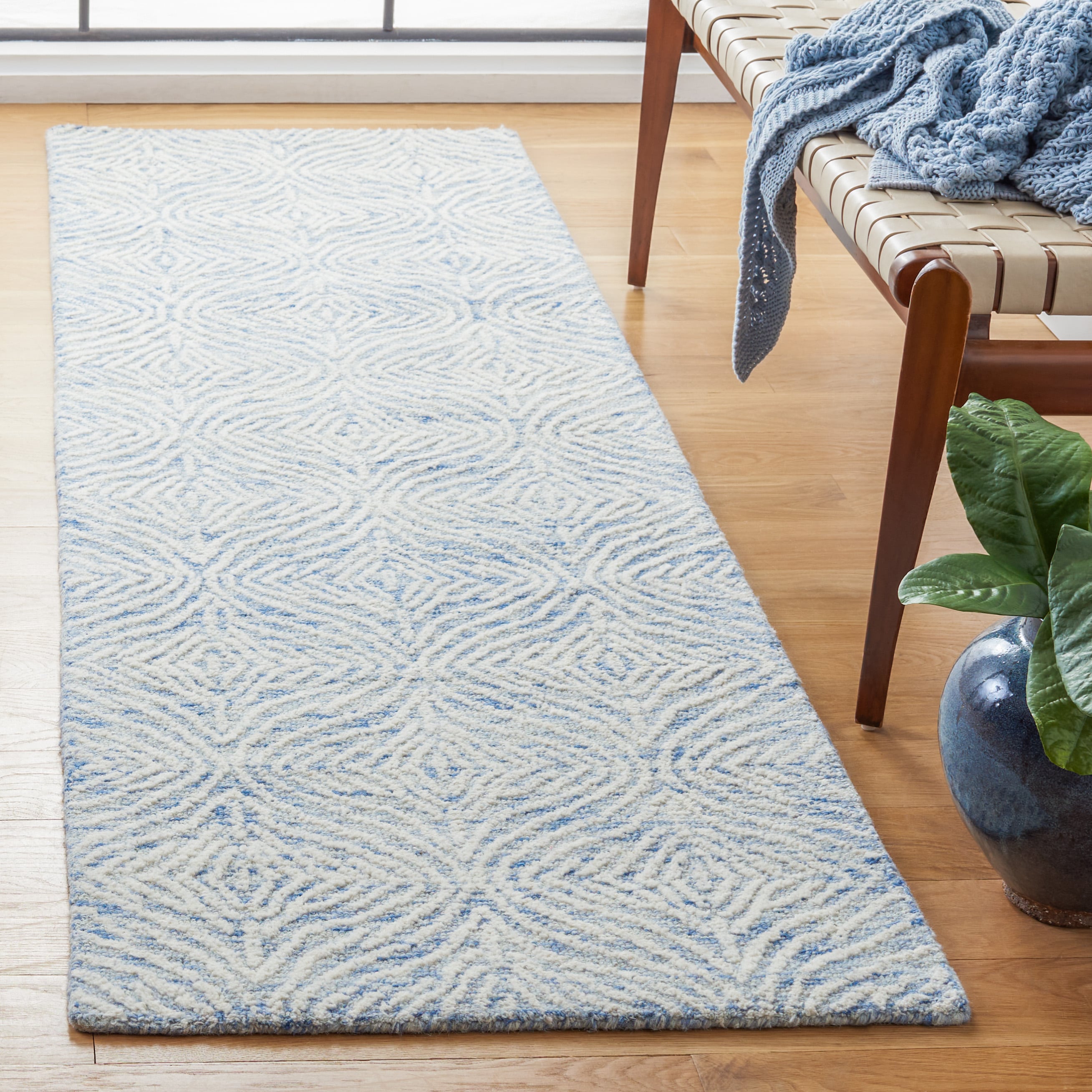  Metro 904 Blue/Ivory Contemporary 2ft-3in x 8ft Runner Rug