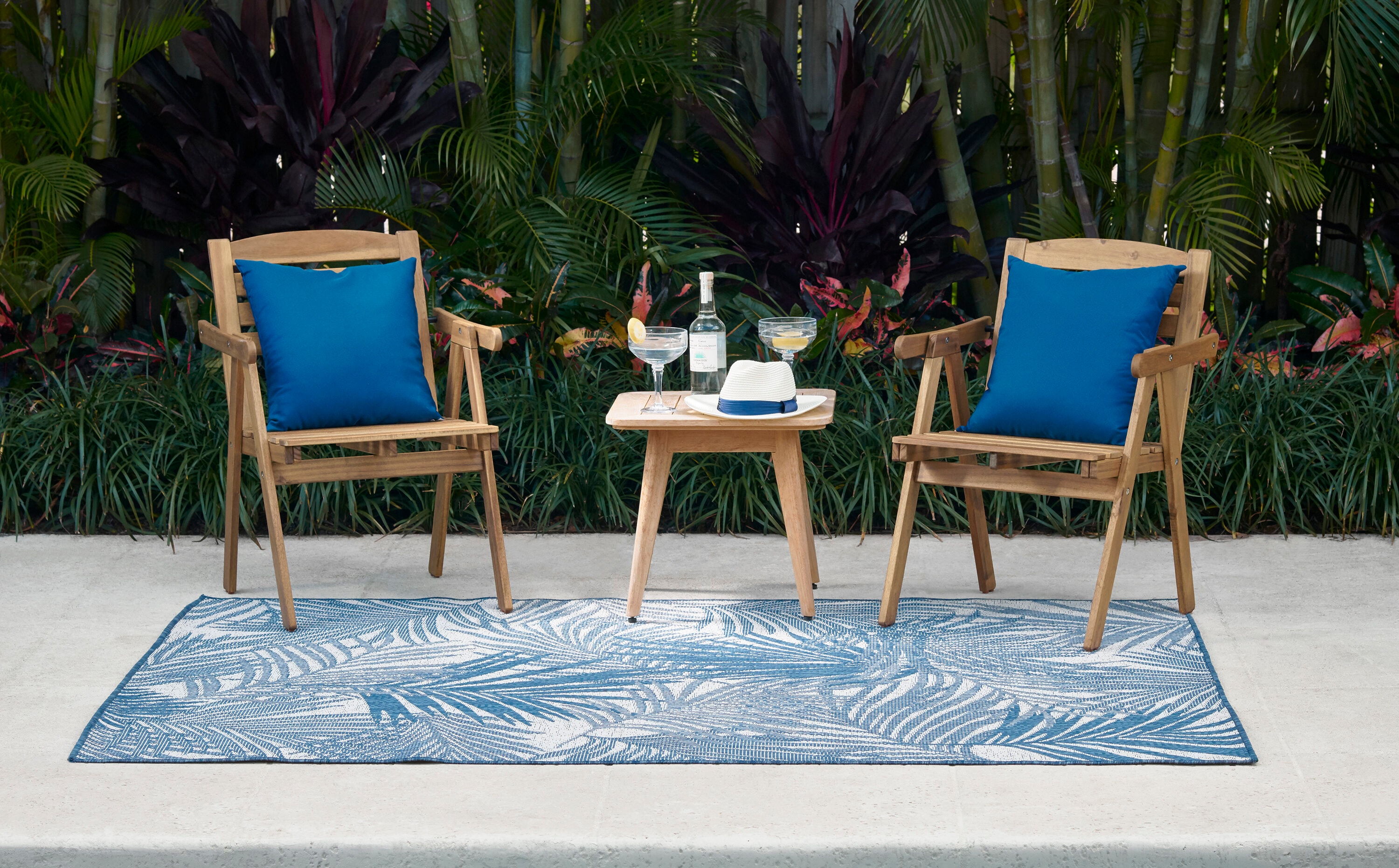 Momeni RIVRARV-04BLU2030 2 x 3 (ft) Loomed Polypropylene Blue Rectangular Indoor/Outdoor Area rug