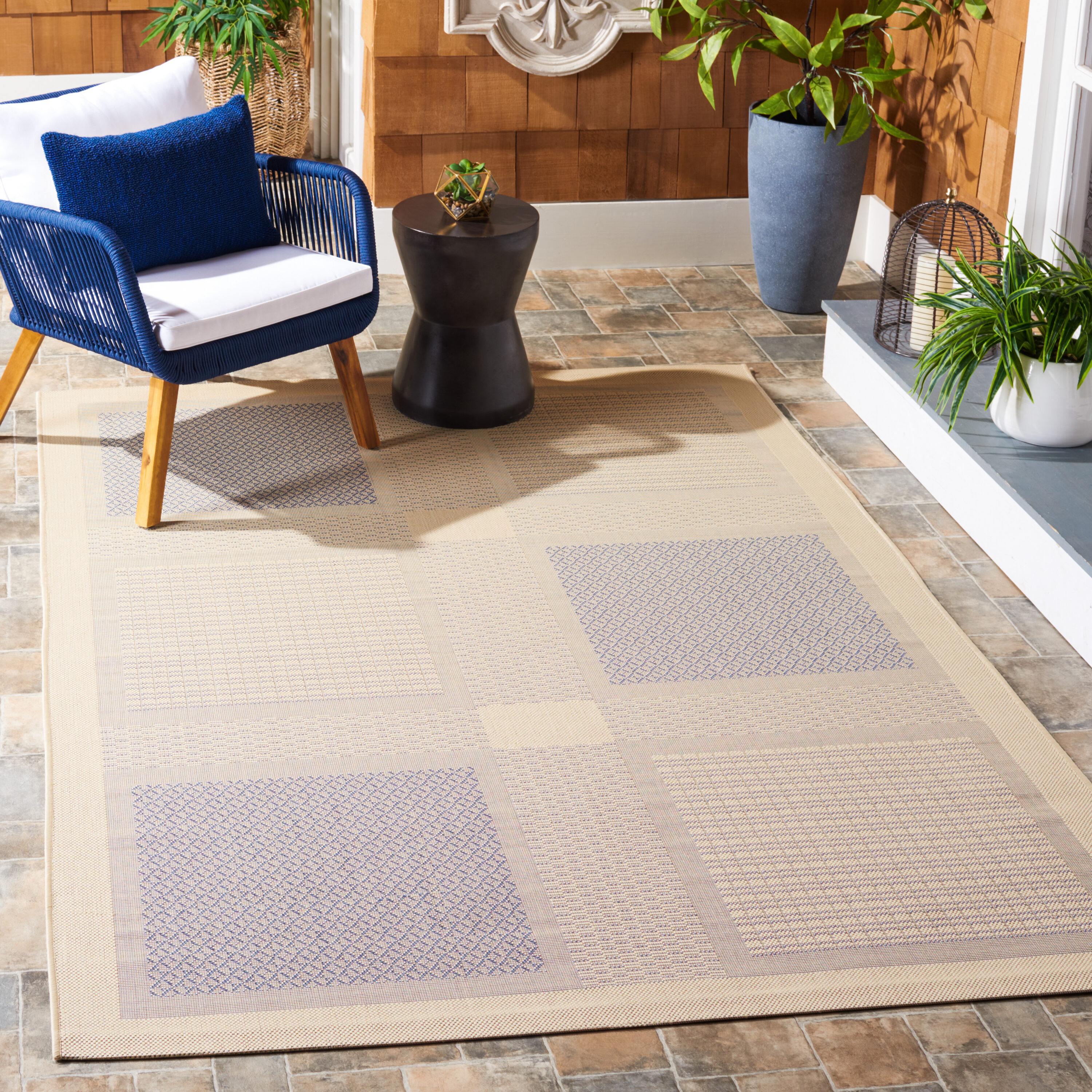 Safavieh CY1928-3101-6 Courtyard Checkmate 7 x 10 (ft) Loomed Polypropylene Natural/Blue Rectangular Indoor/Outdoor Geometric Coastal Area rug