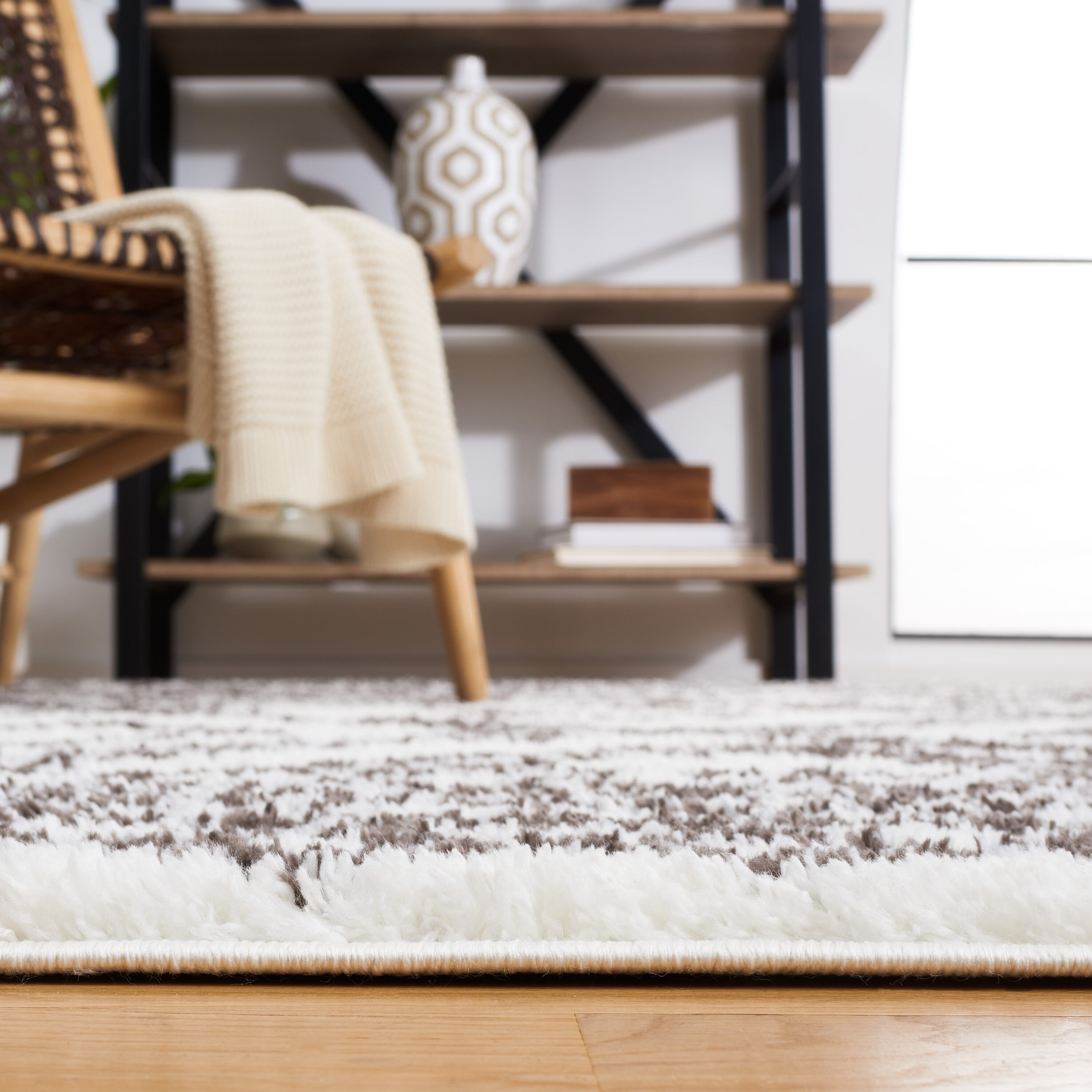 Safavieh BER589B-7SQ rugs - View #4