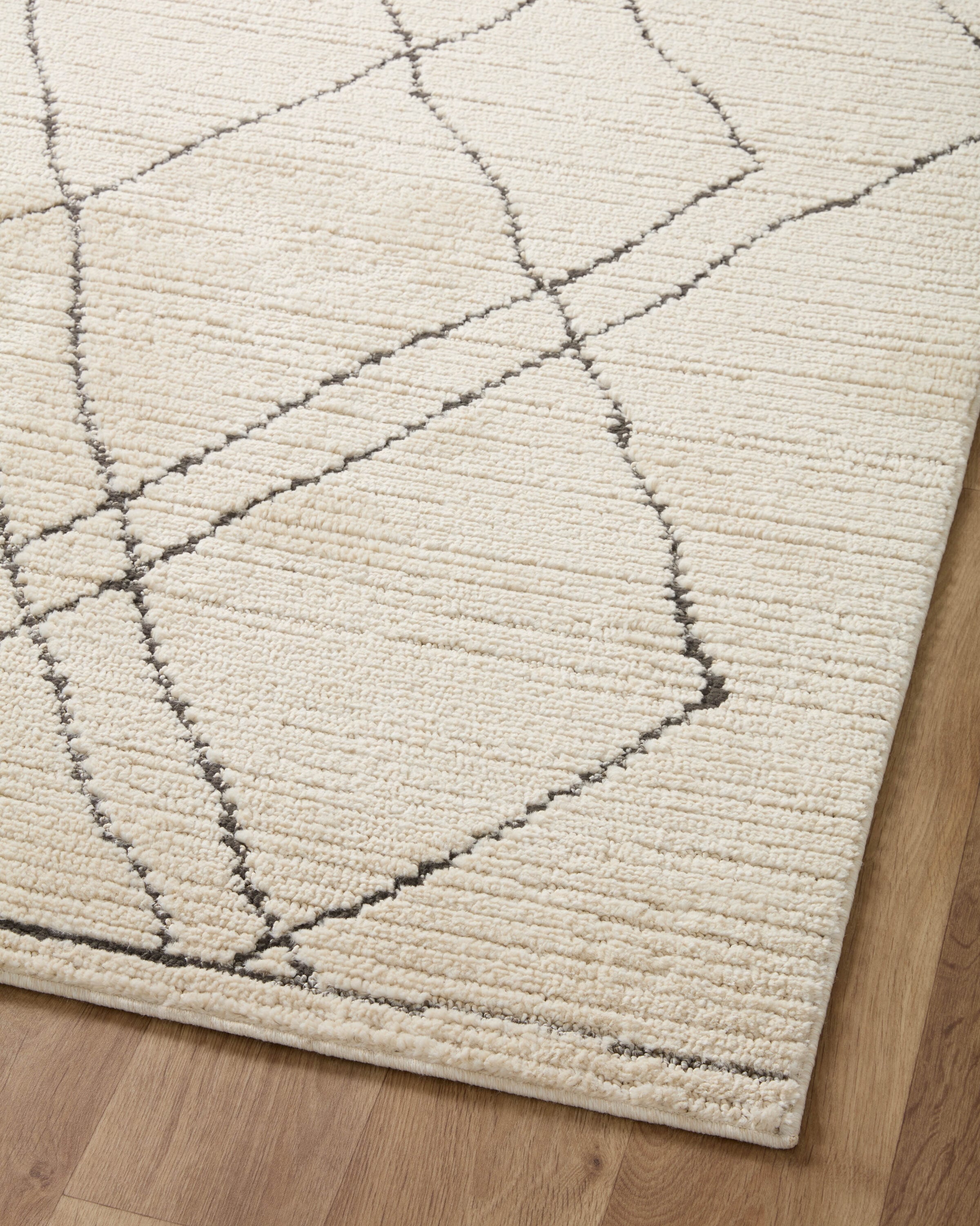 Loloi II Fabian Ivory / Charcoal 5'-3" x 7'-6" Area Rug