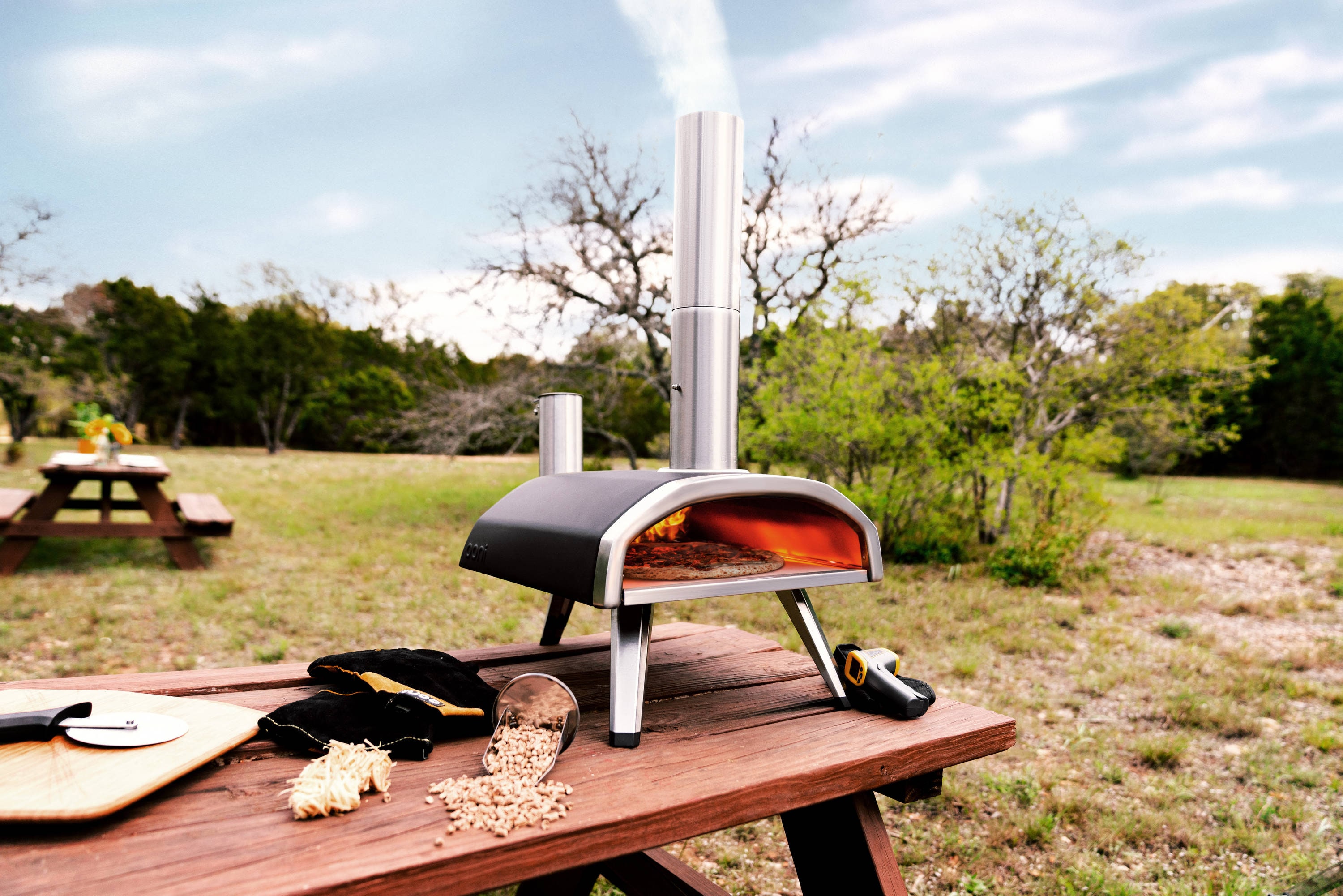  ooni Fyra 12 Wood Fired Outdoor Pizza Oven - Portable Hard Wood  Pellet Pizza Oven - Ideal for Any Outdoor Kitchen - Outdoor Cooking Pizza  Maker - Backyard Pizza Ovens 