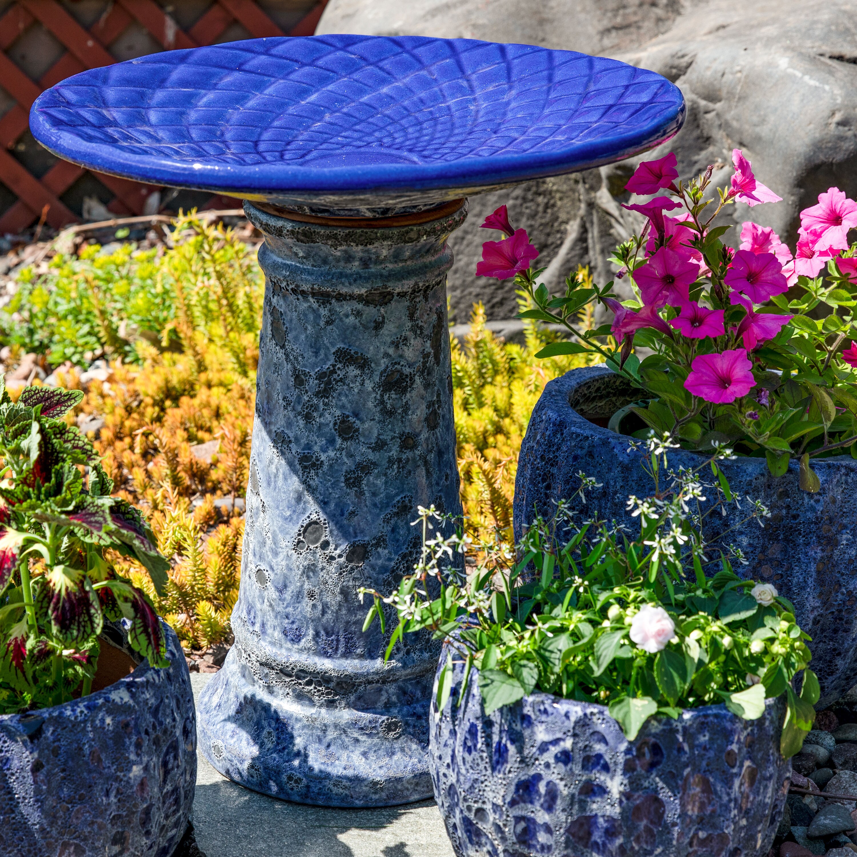 Sunnydaze Decor VBD-585 birdbaths - View #2