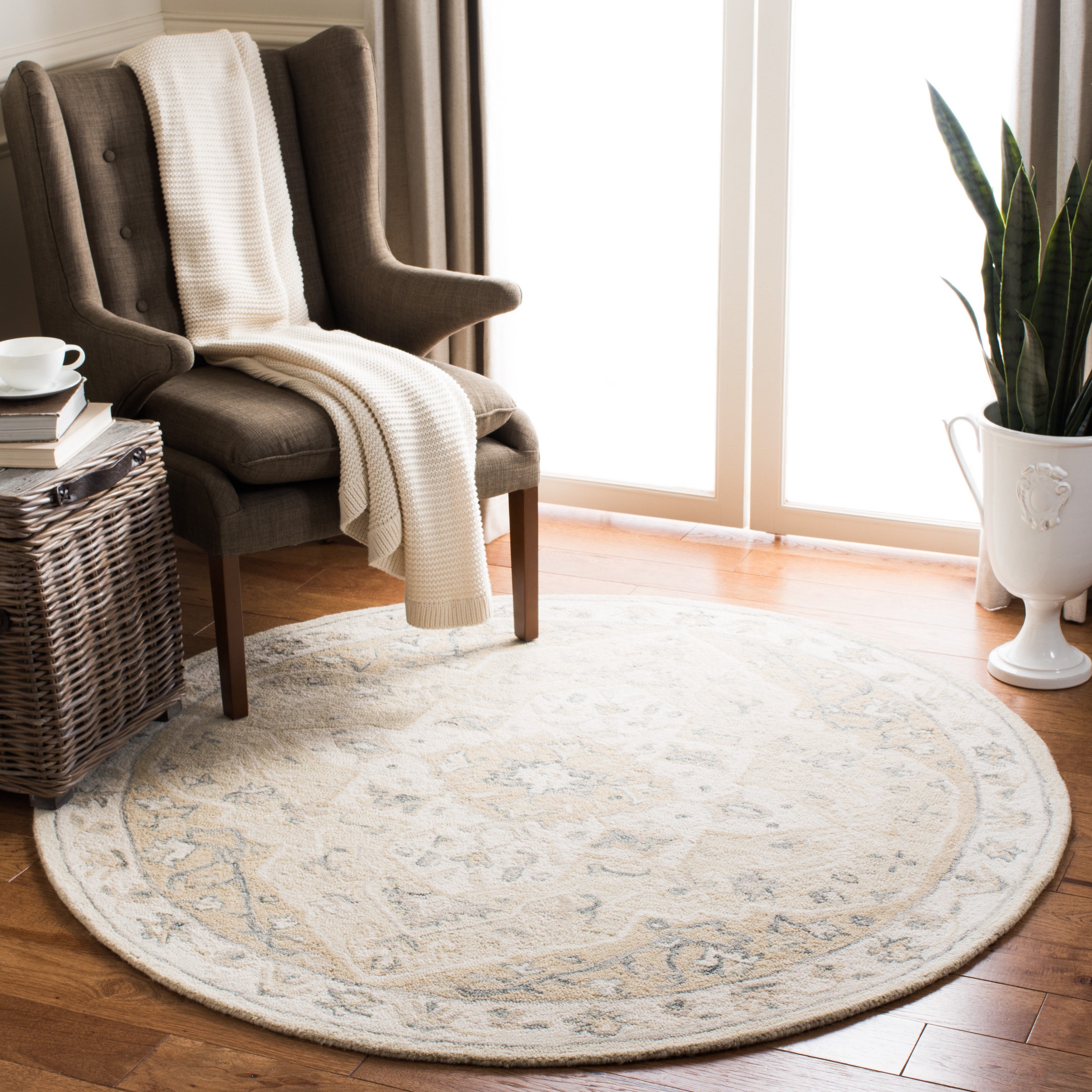 Safavieh MLP505B-5R Micro-Loop Balaque 5 x 5 (ft) Tufted Wool Beige/Ivory Round Indoor Floral/Botanical Vintage Area rug
