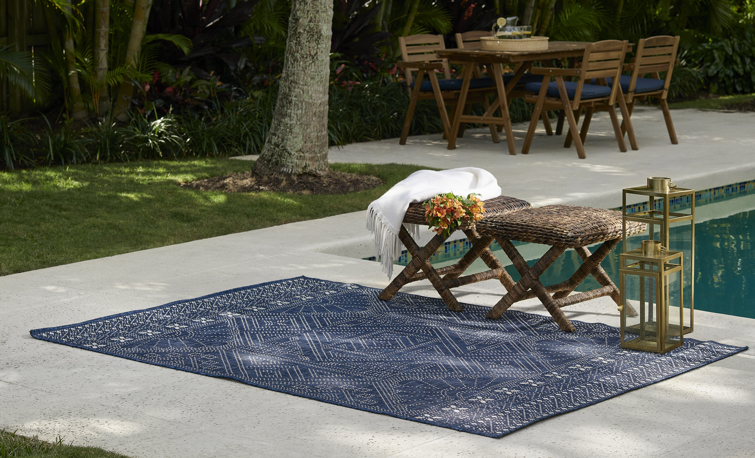 Momeni RIVRARV-03NVY90C0 9 x 12 (ft) Loomed Polypropylene Navy Rectangular Indoor/Outdoor Area rug