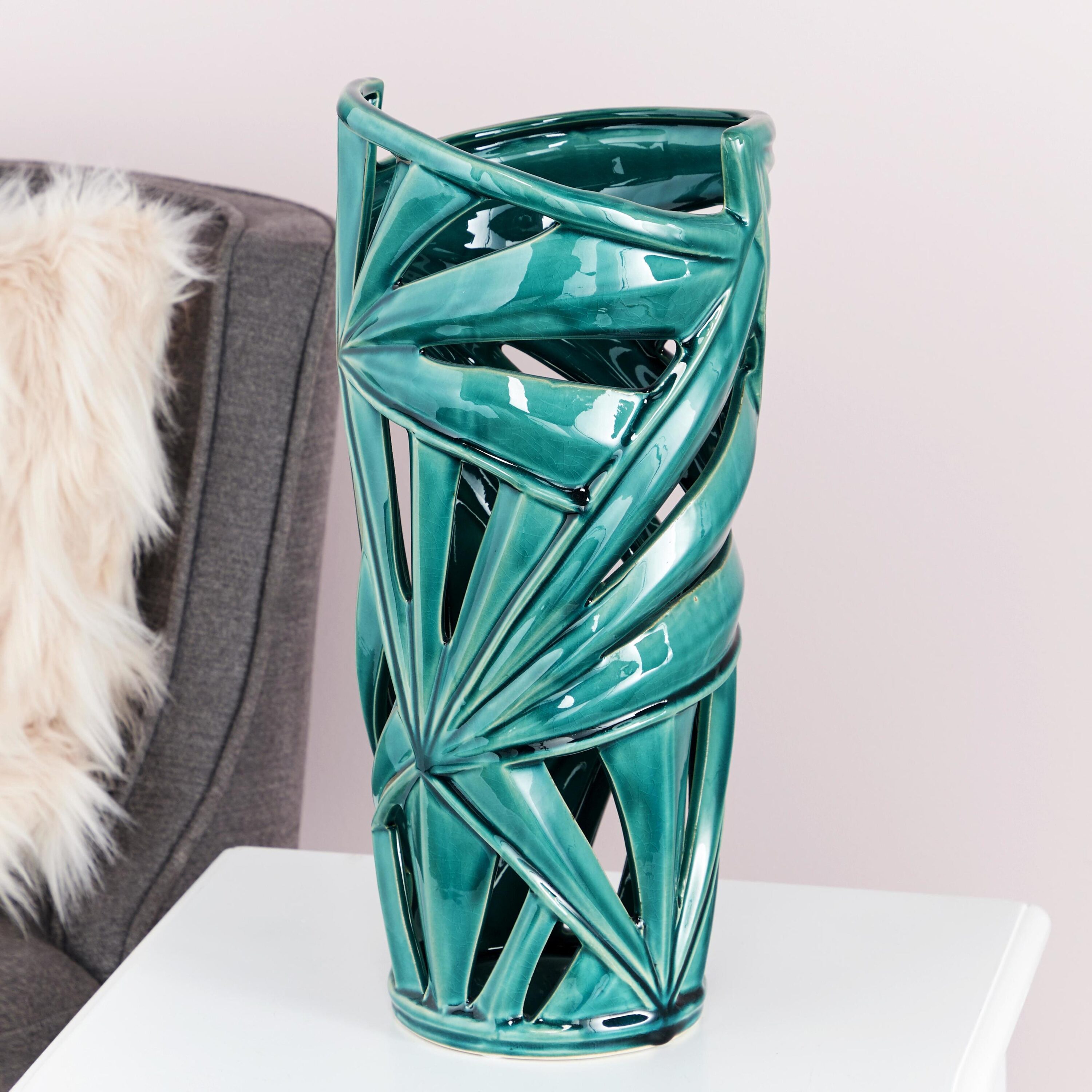 CosmoLiving by Cosmopolitan 59967 Green Ceramic Modern Vase